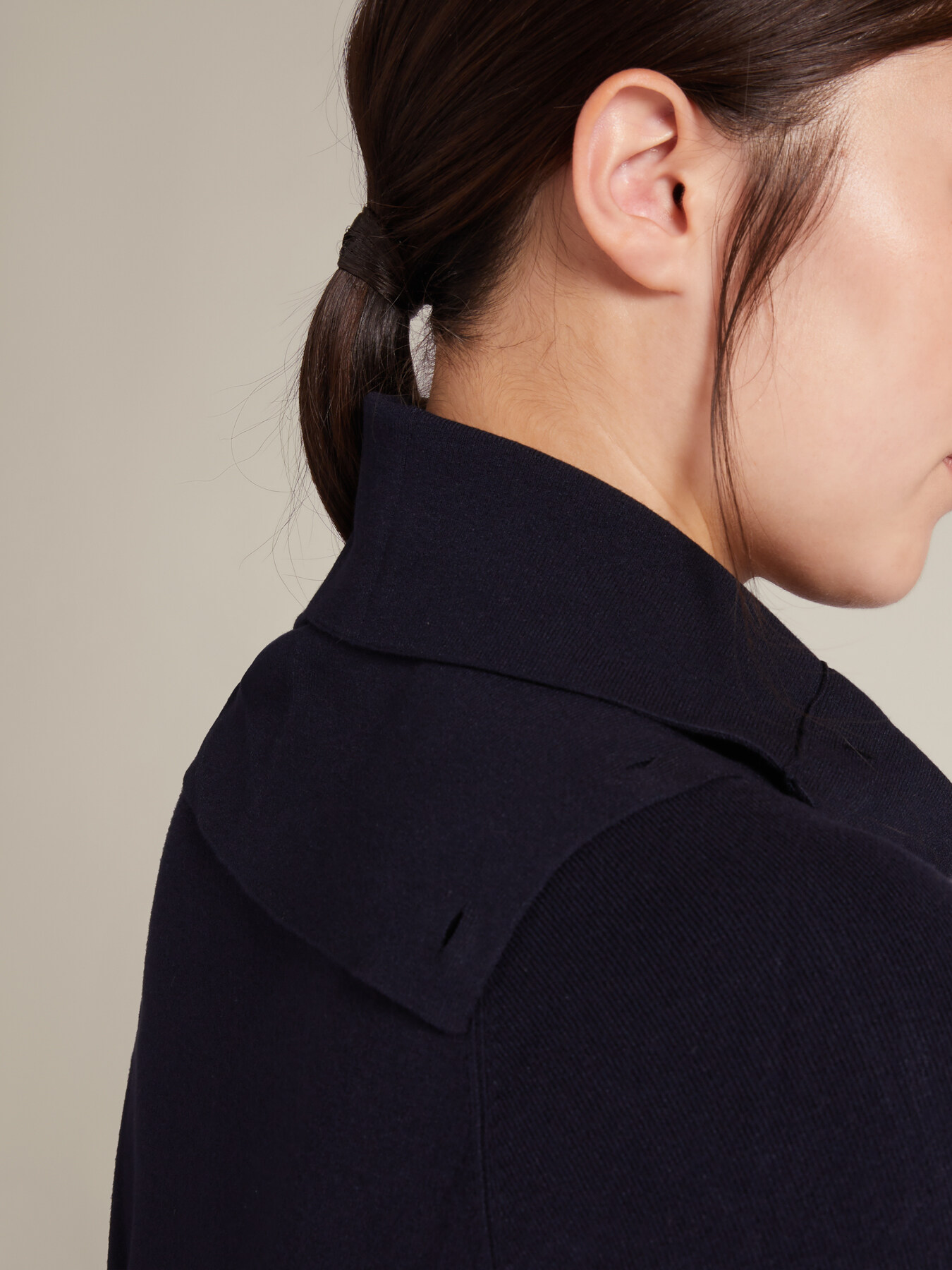 Abito in maglia di eco viscosa con collo staccabile image number 4