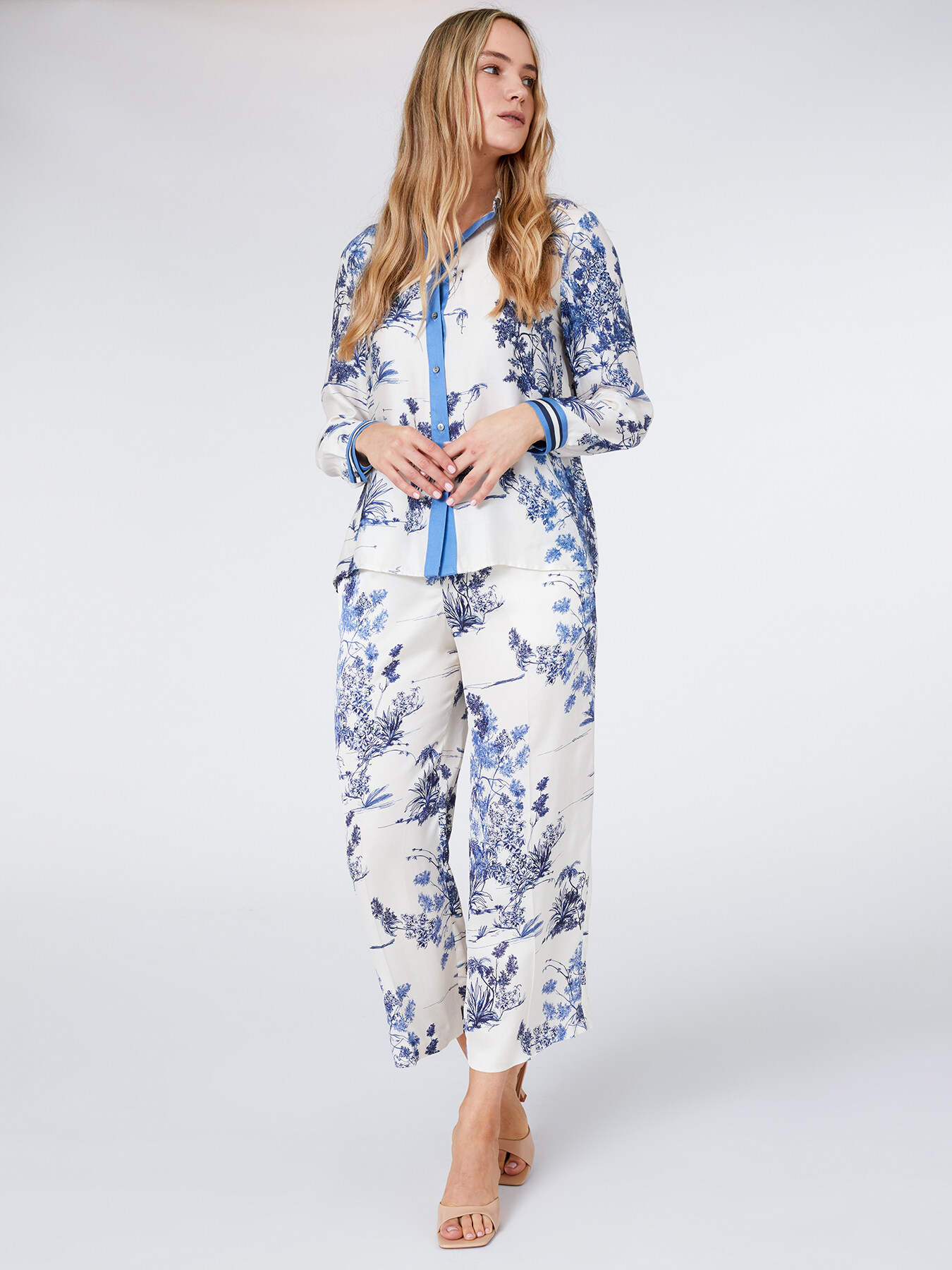 Printed satin shirt image number 1