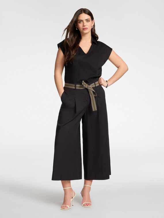 Pantalones cropped de popelina de talle alto con cintur&oacute;n