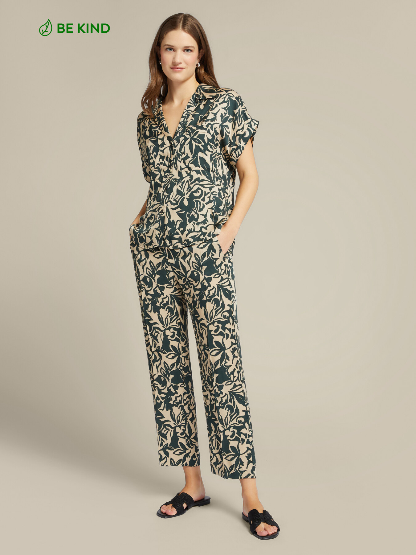 Printed ECOVERO™ viscose trousers image number 0