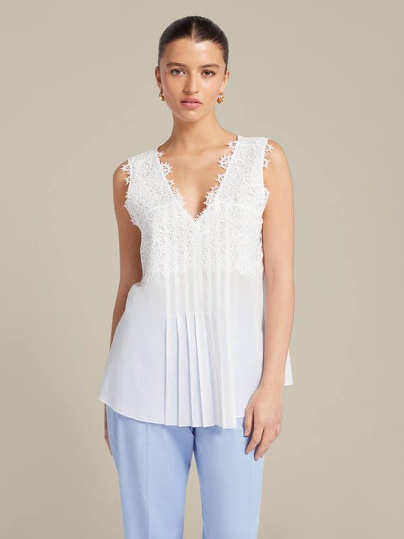 Top in voile con pizzo