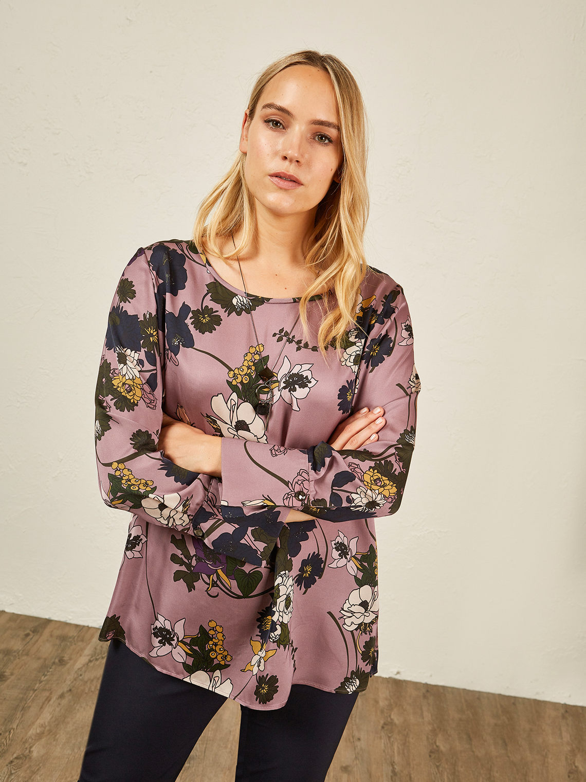 Elenamiro: Blusa de cetim floral_5