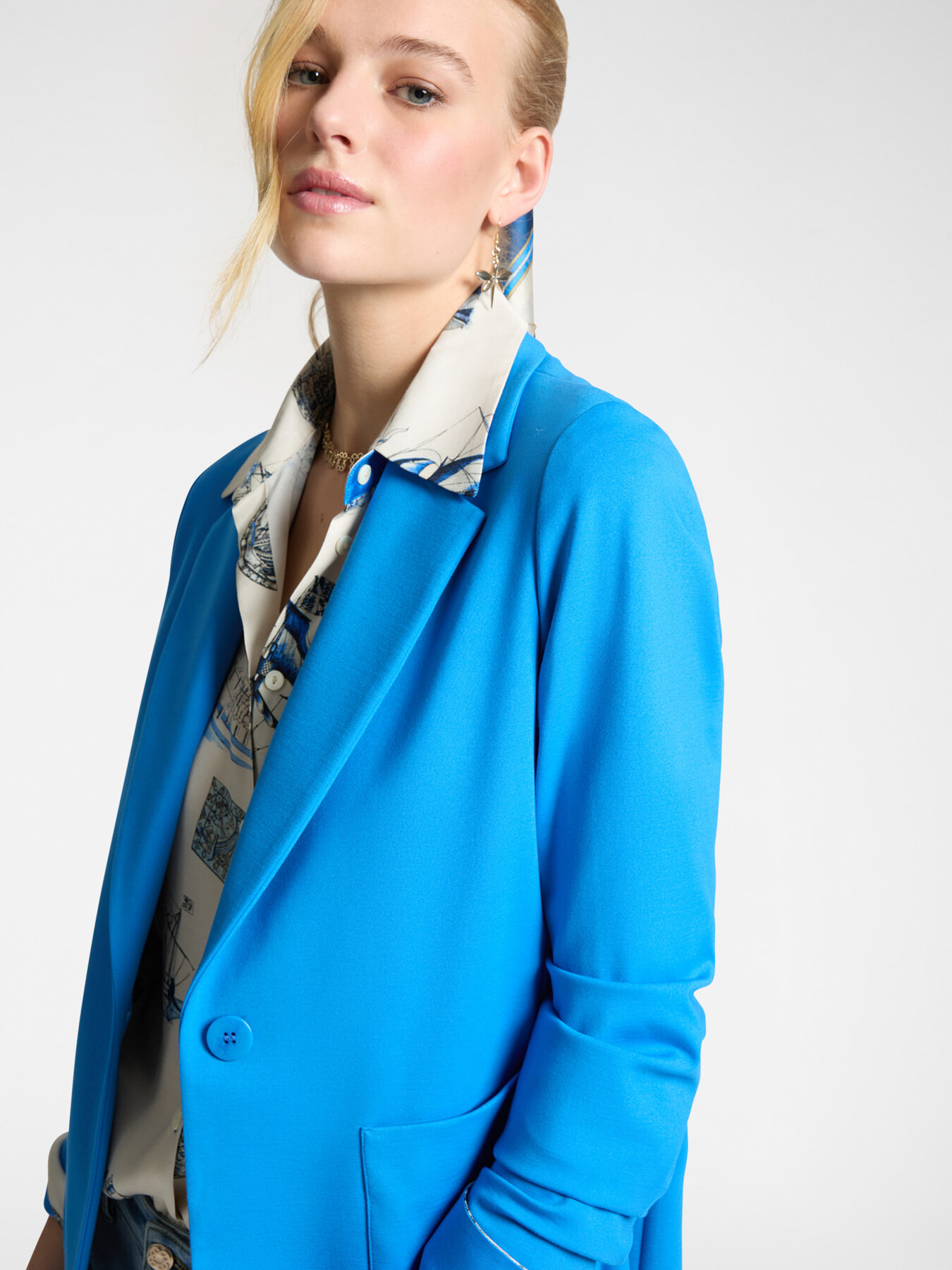 Milano knit fabric blazer image number 3