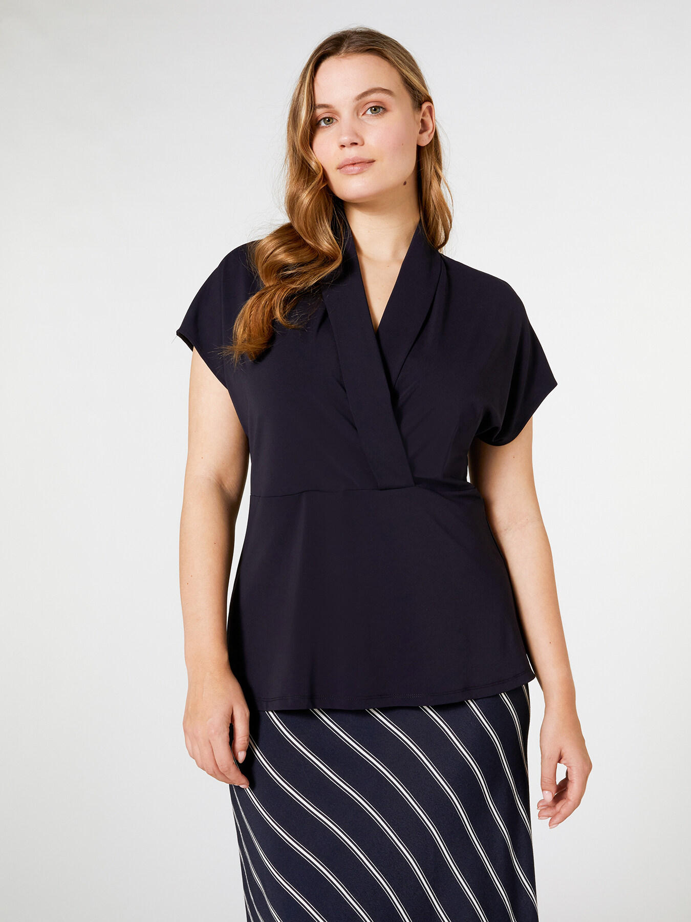 T-shirt croisé devant image number 2