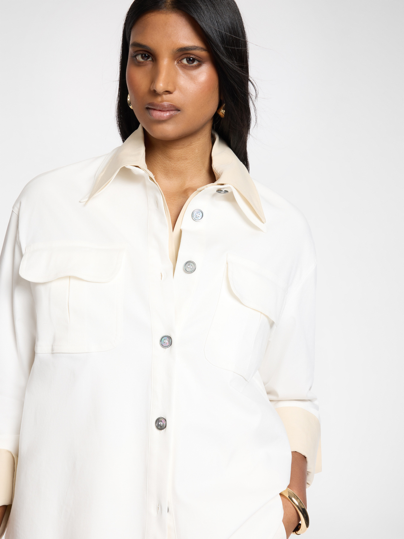 Camisa en gabardina con bolsillos image number 3