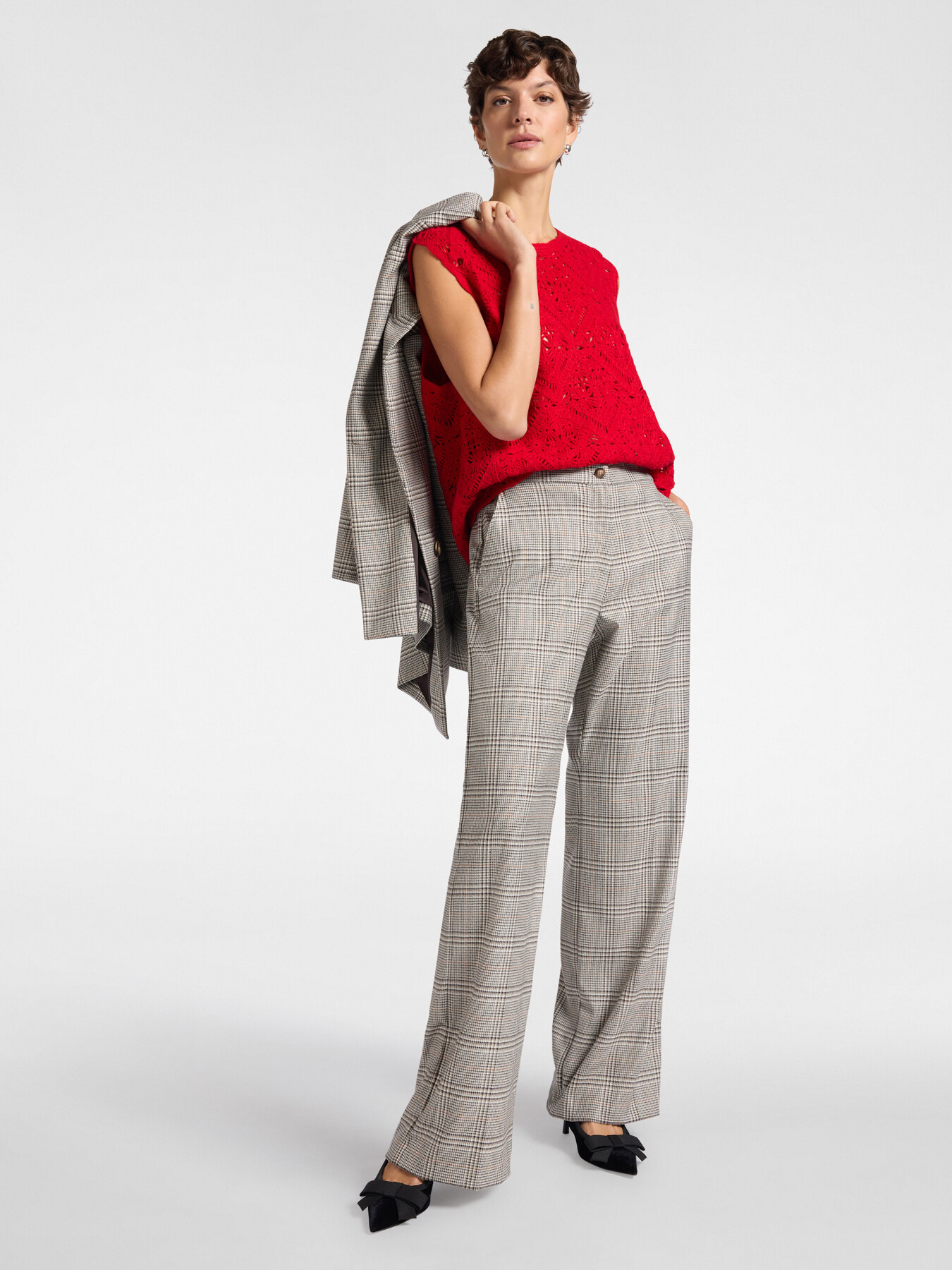 &Auml;rmelloser Pullover mit Lochmuster image number 3