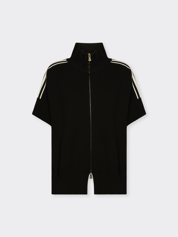 Capa de malha com listras