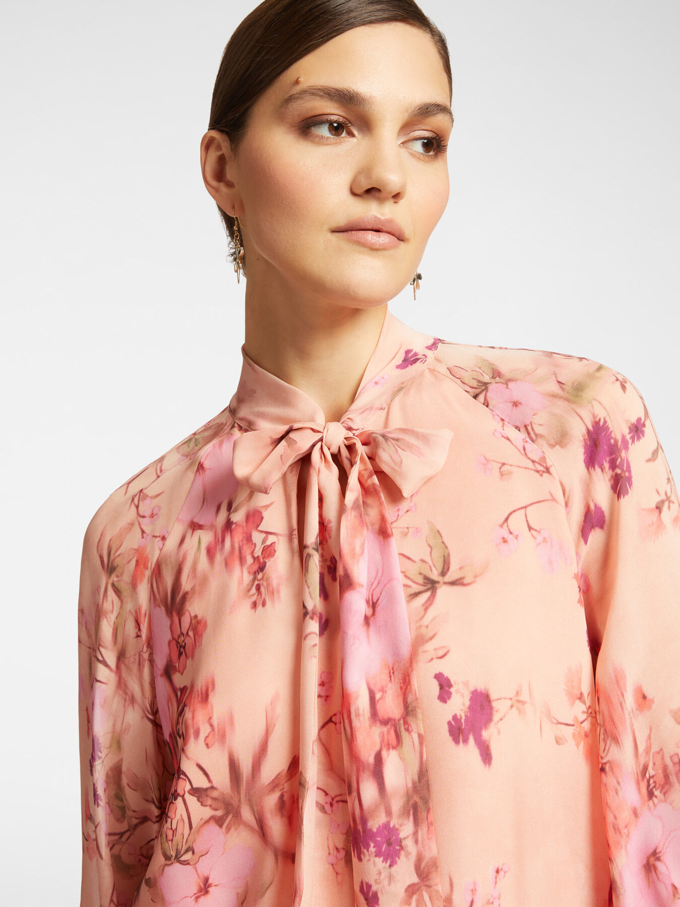 Blusa elegante floreale image number 3