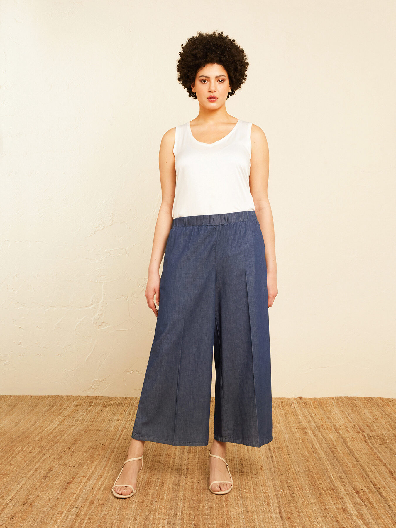 Pantaloni larghi in denim leggero image number 2