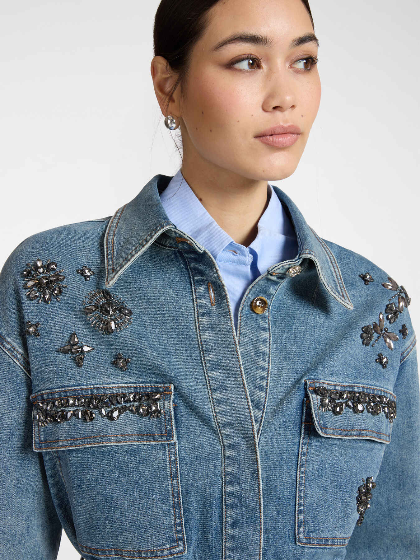 Denim jacket with appliqu&eacute;s image number 3