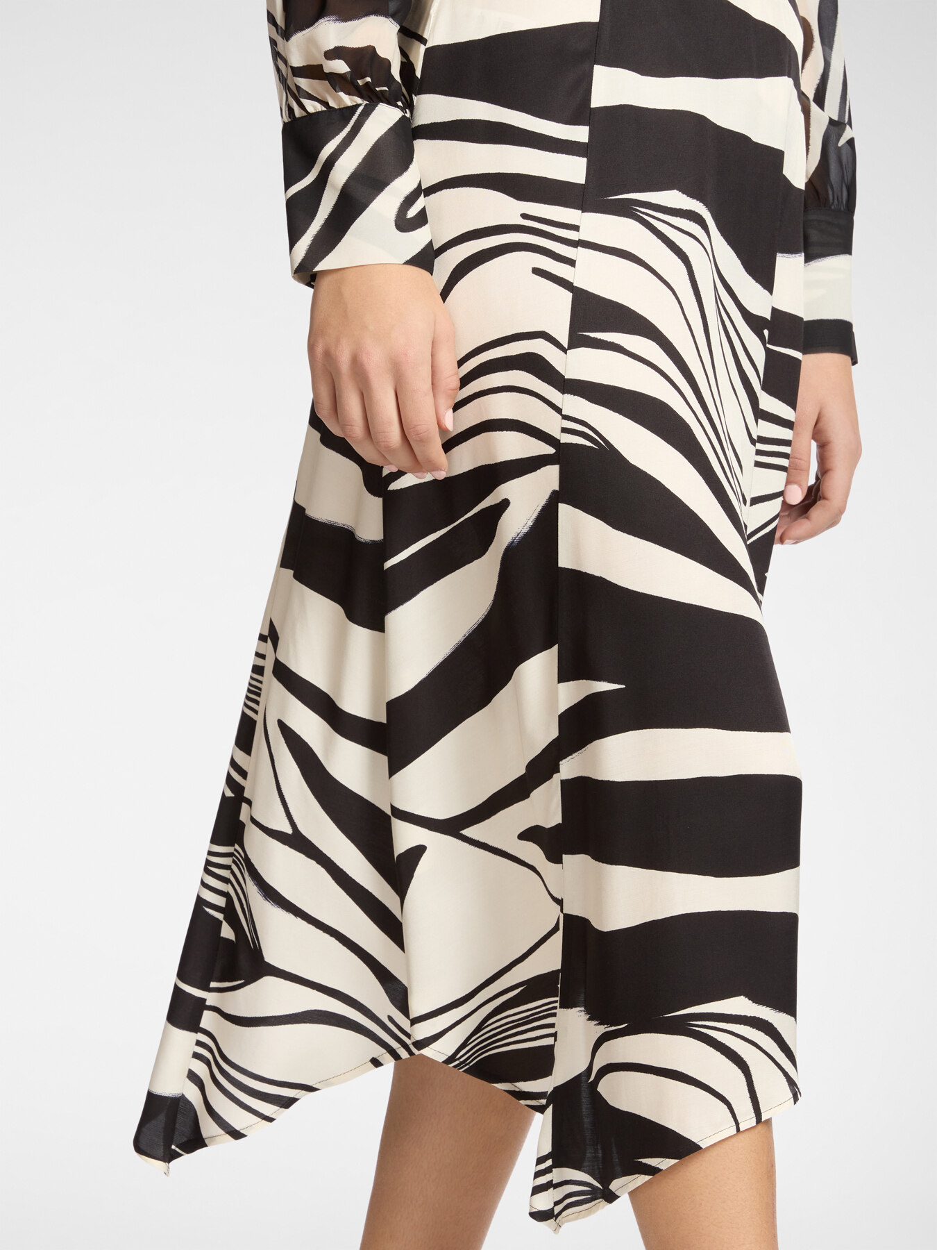 Printed viscose skirt image number 3