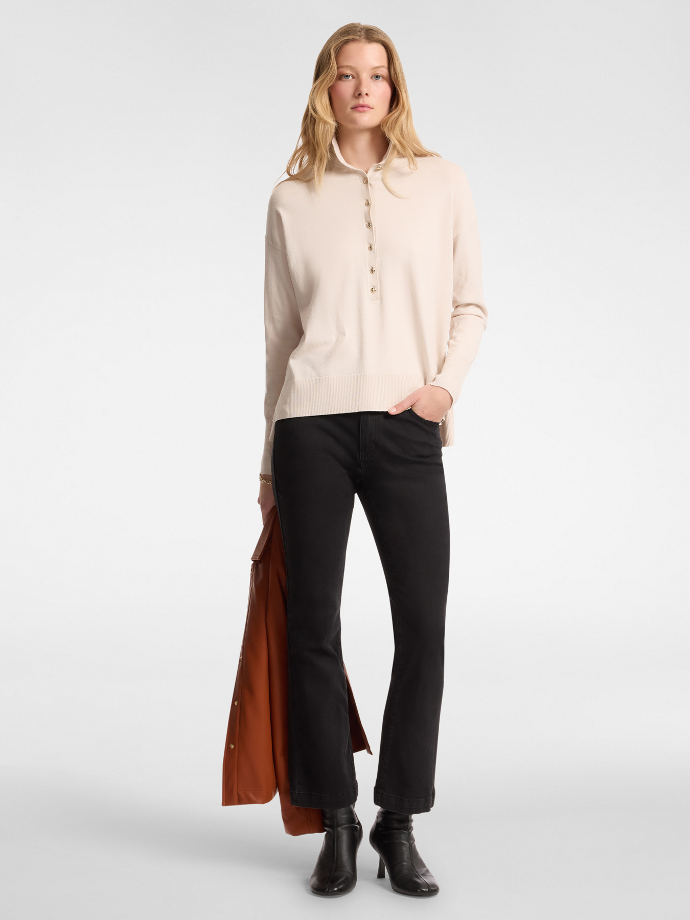 Top with collar and buttons image number 2