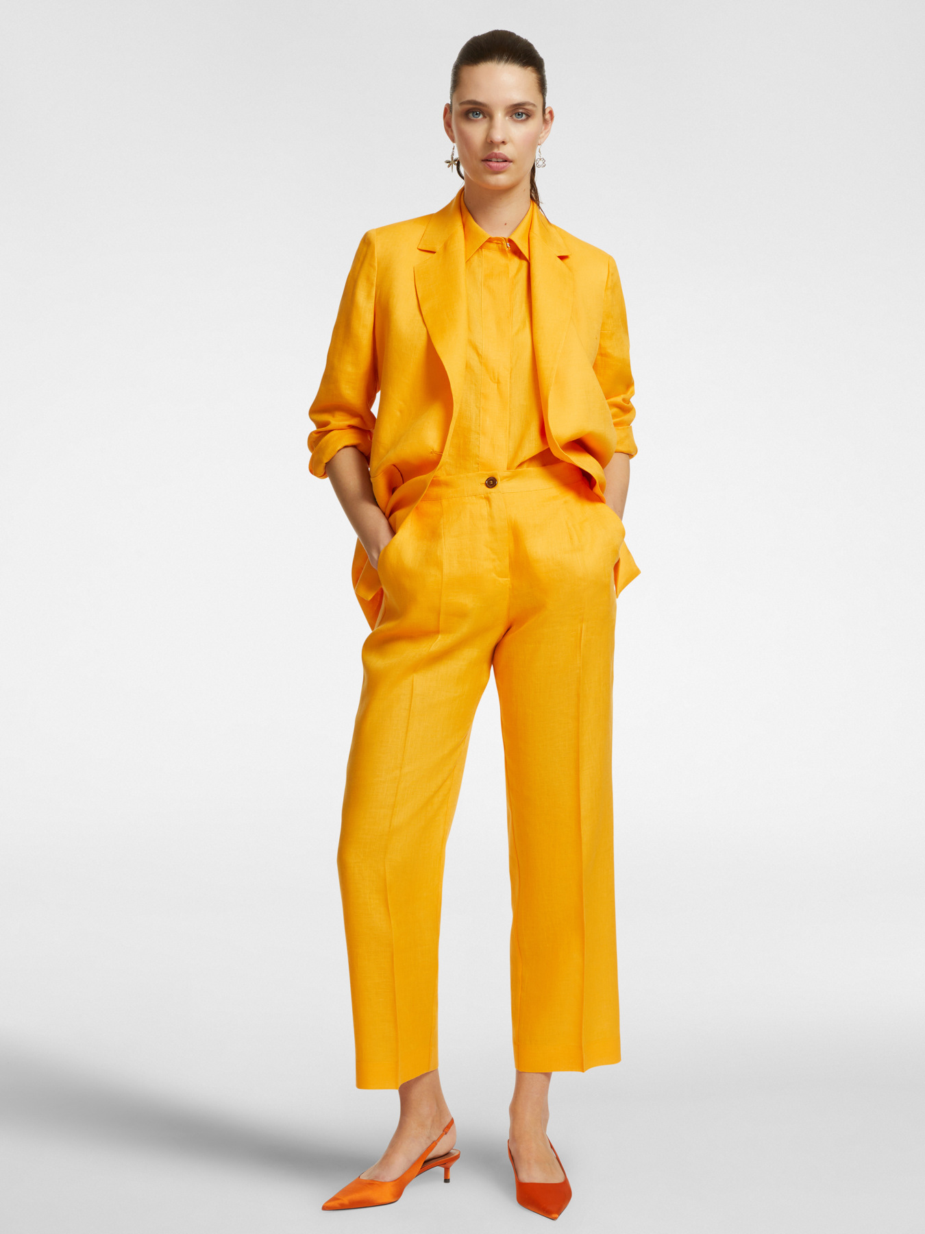 Blazer in linen with pockets image number 2