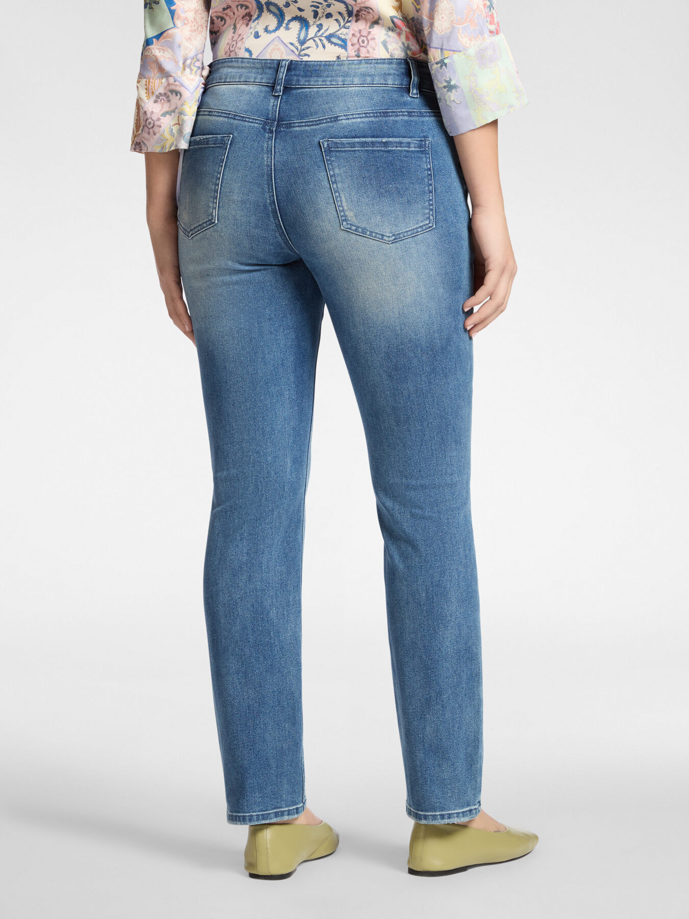 Regular Jeans mit Halstuch image number 1