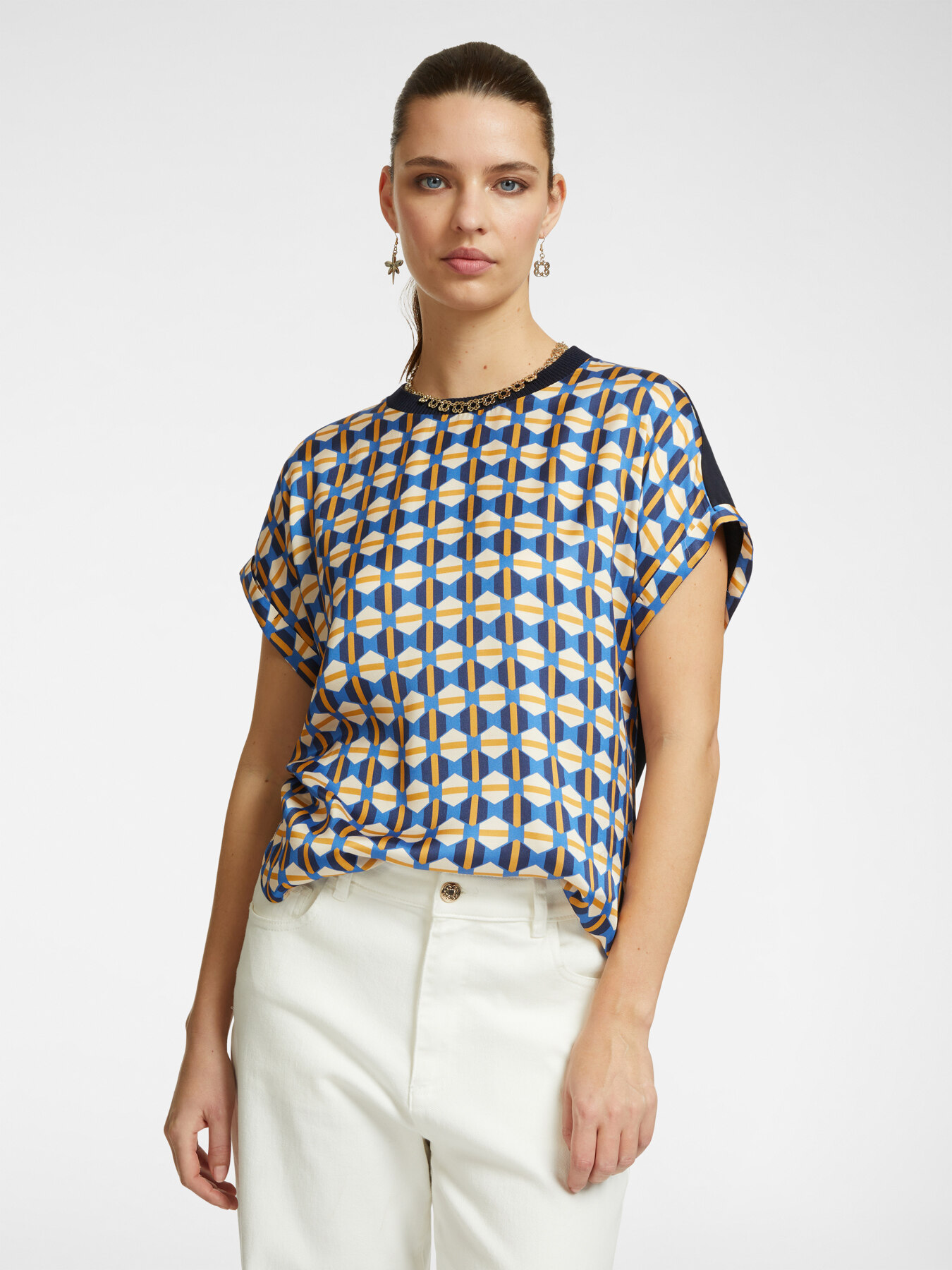 T-shirt with printed front image number 0