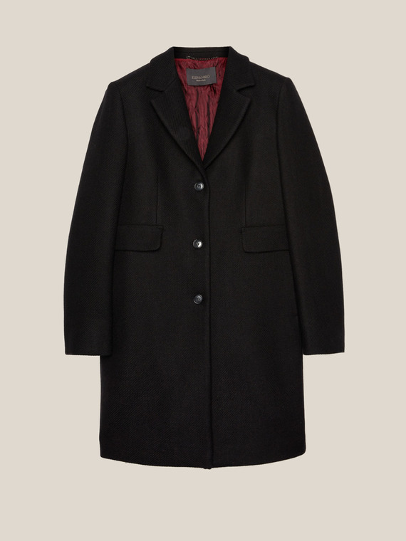 Coat with three buttons