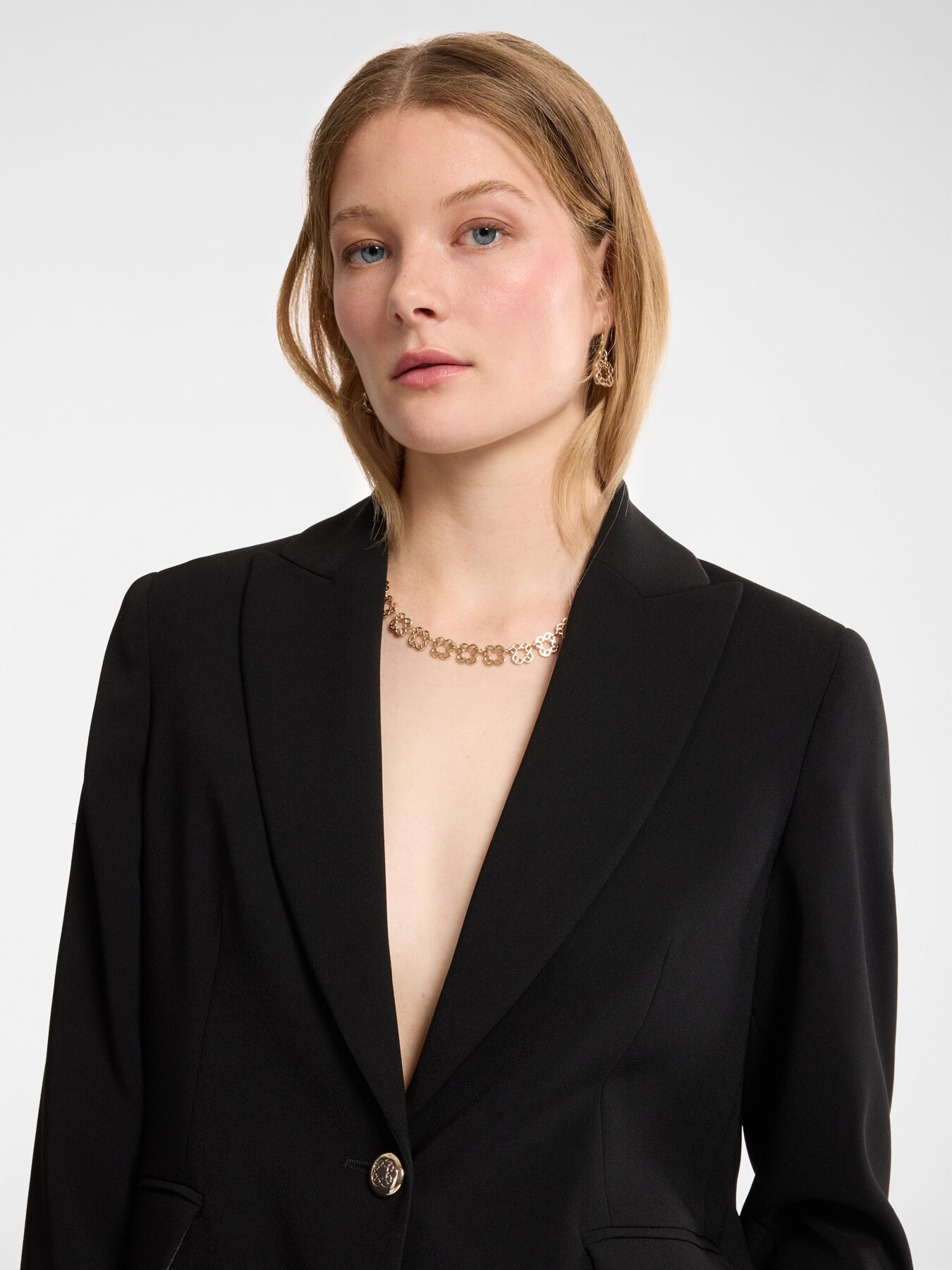 Single-breasted blazer in crepe fabric image number 3