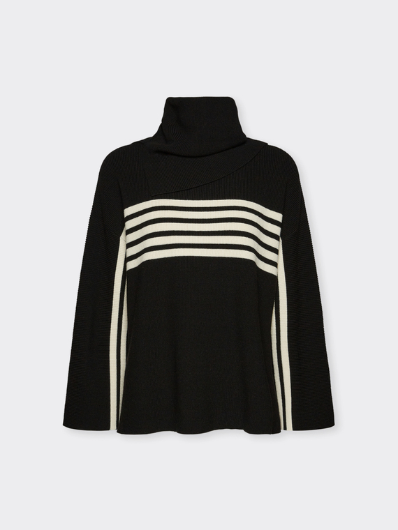 Sporty sweater with detachable collar