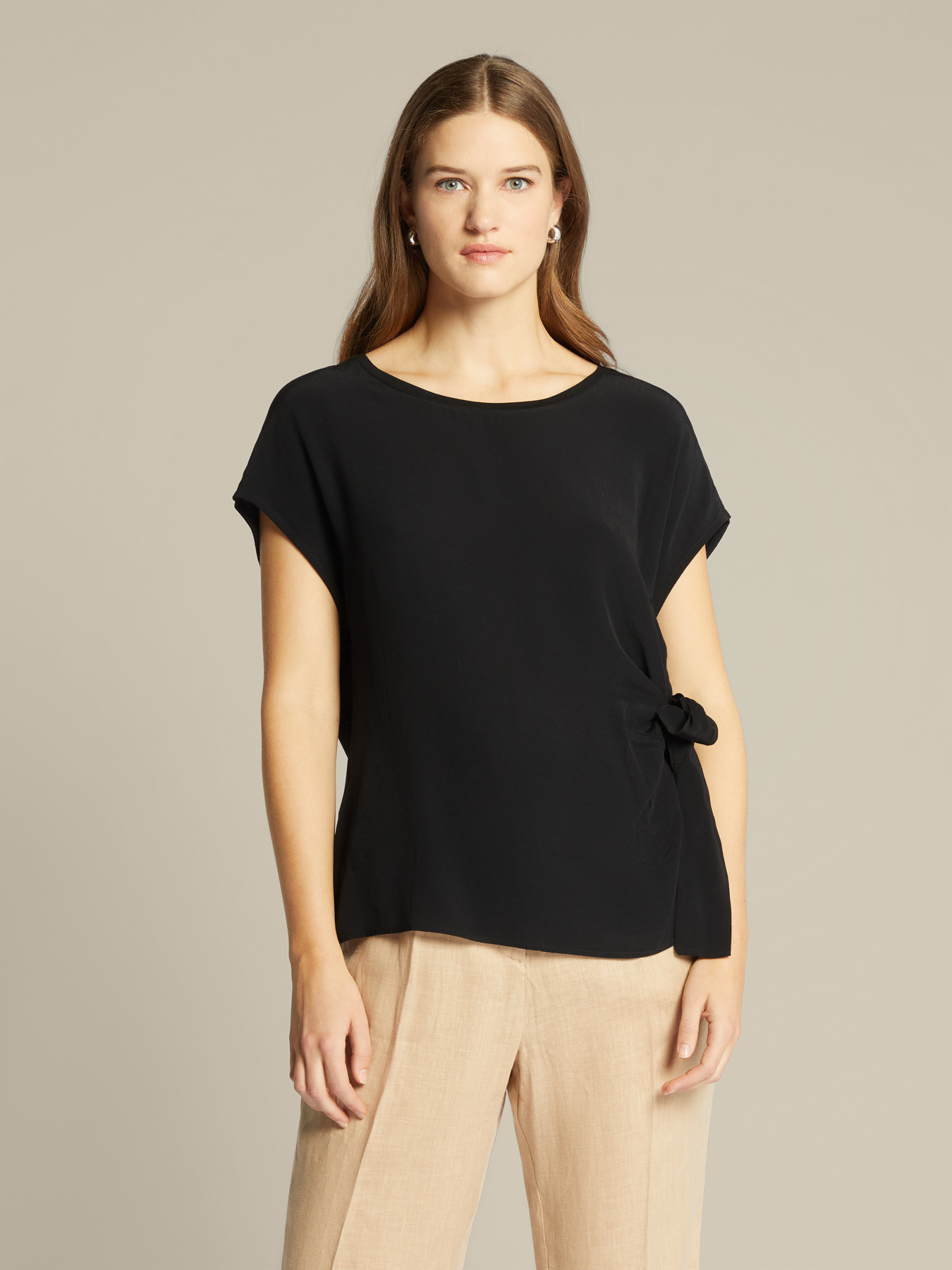 Camiseta con nudo en el lateral image number 0