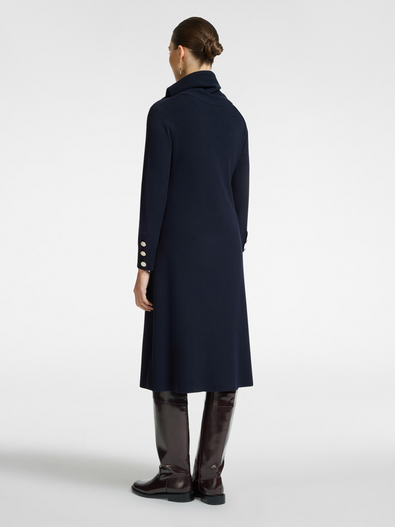 Abito in tricot con bottoni image number 1