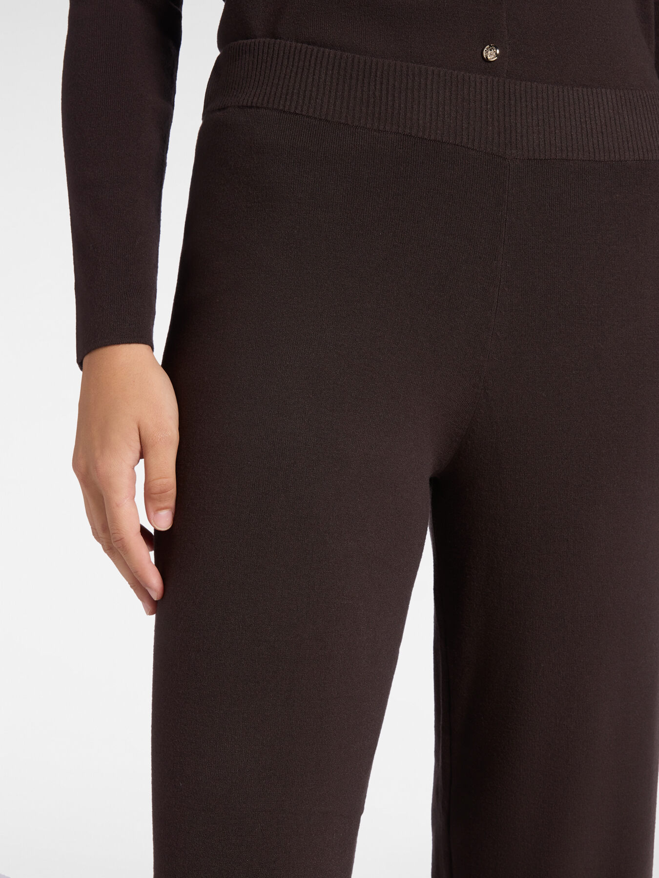 Tricot trousers image number 3