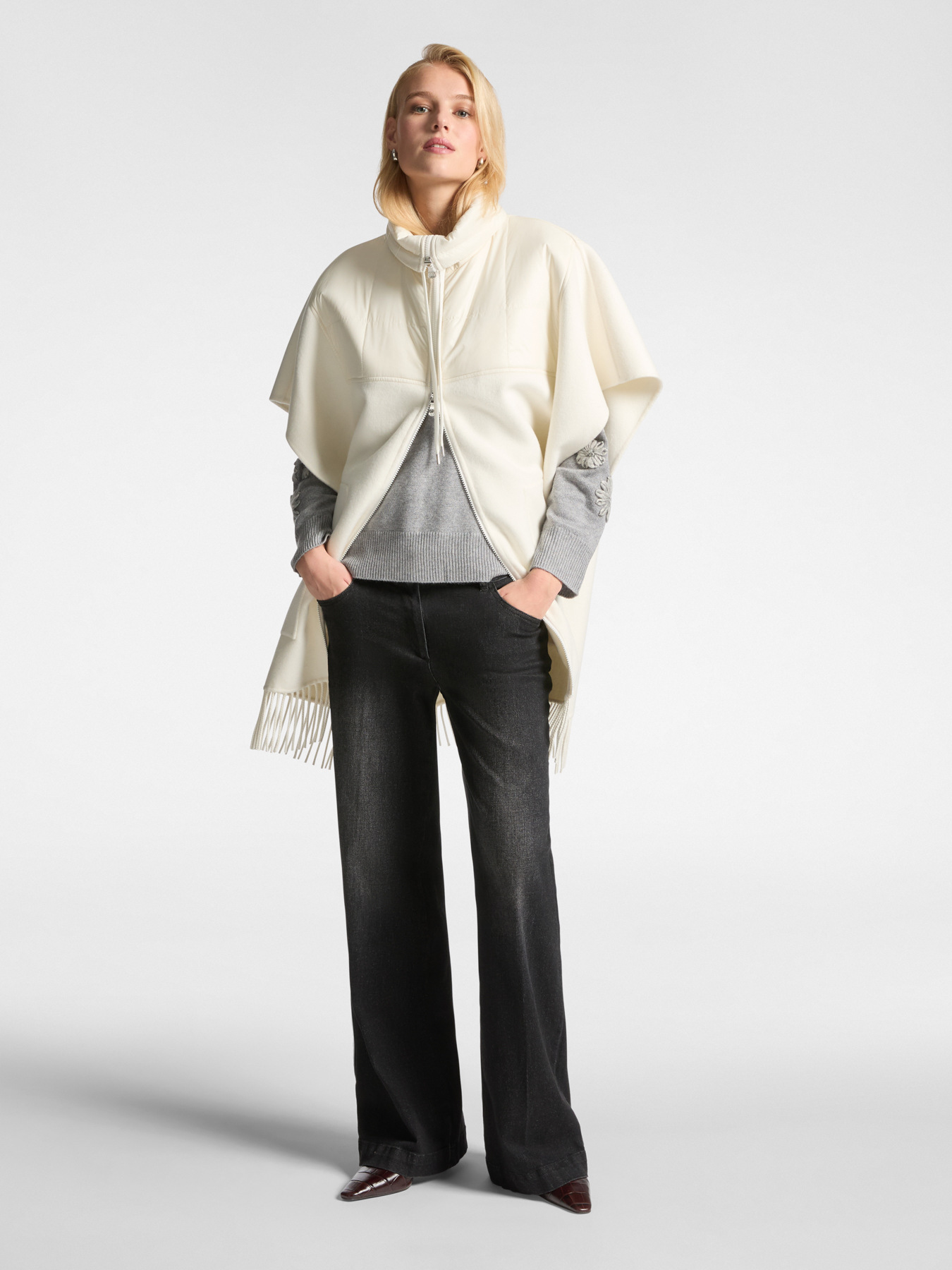 Capa de tejido doble con cuello de nailon image number 6