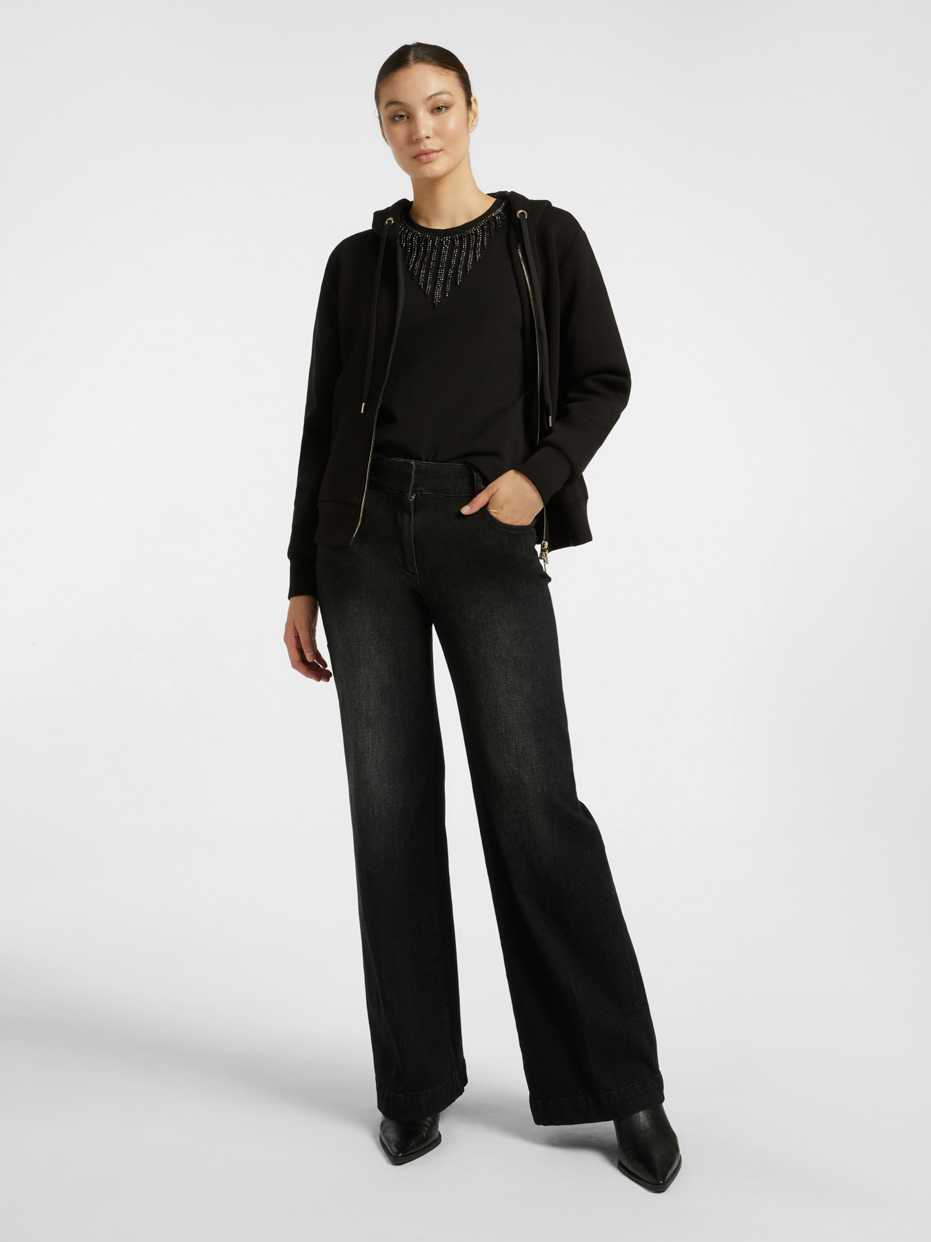 Scuba hoodie image number 2