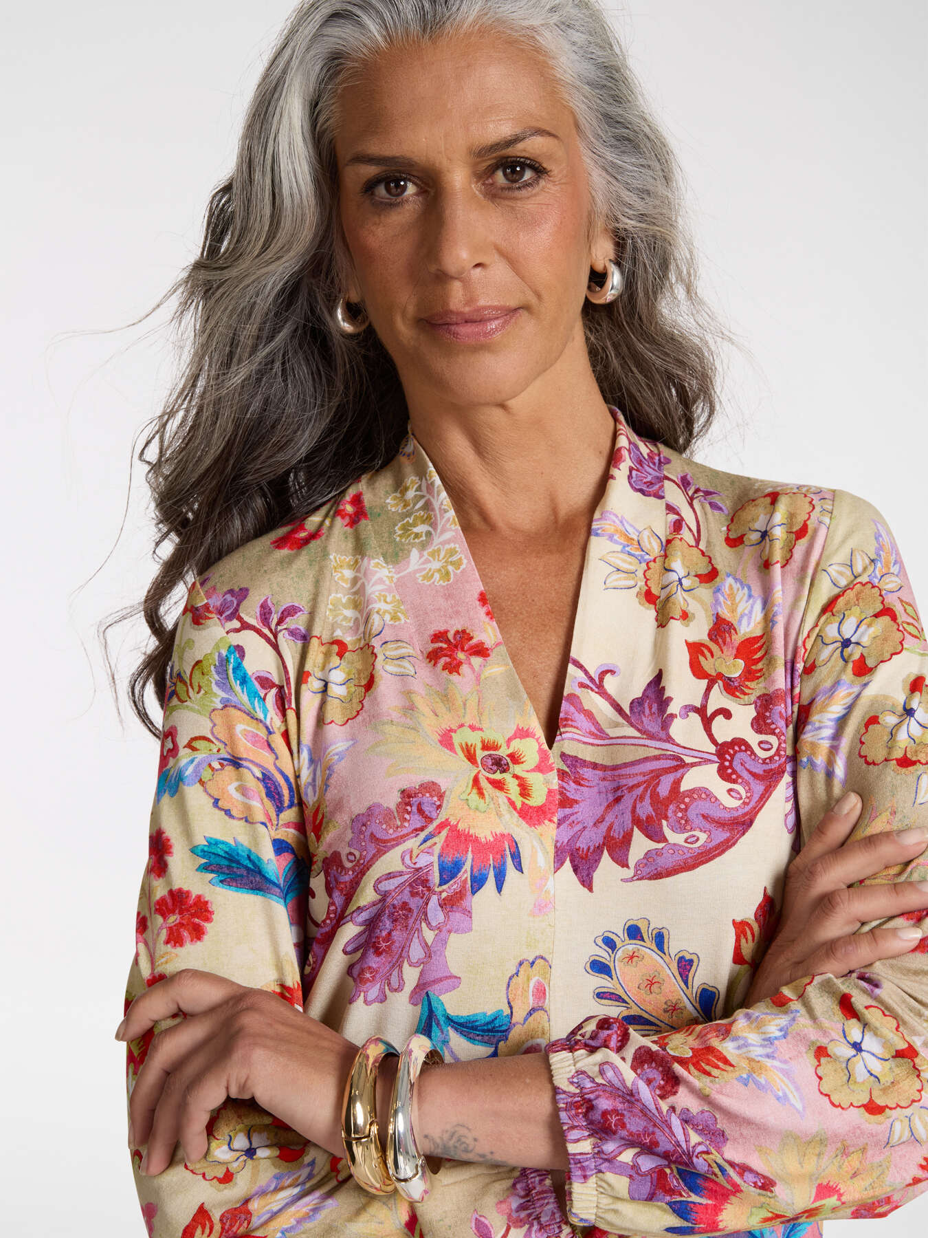 Printed V-neck T-shirt image number 3