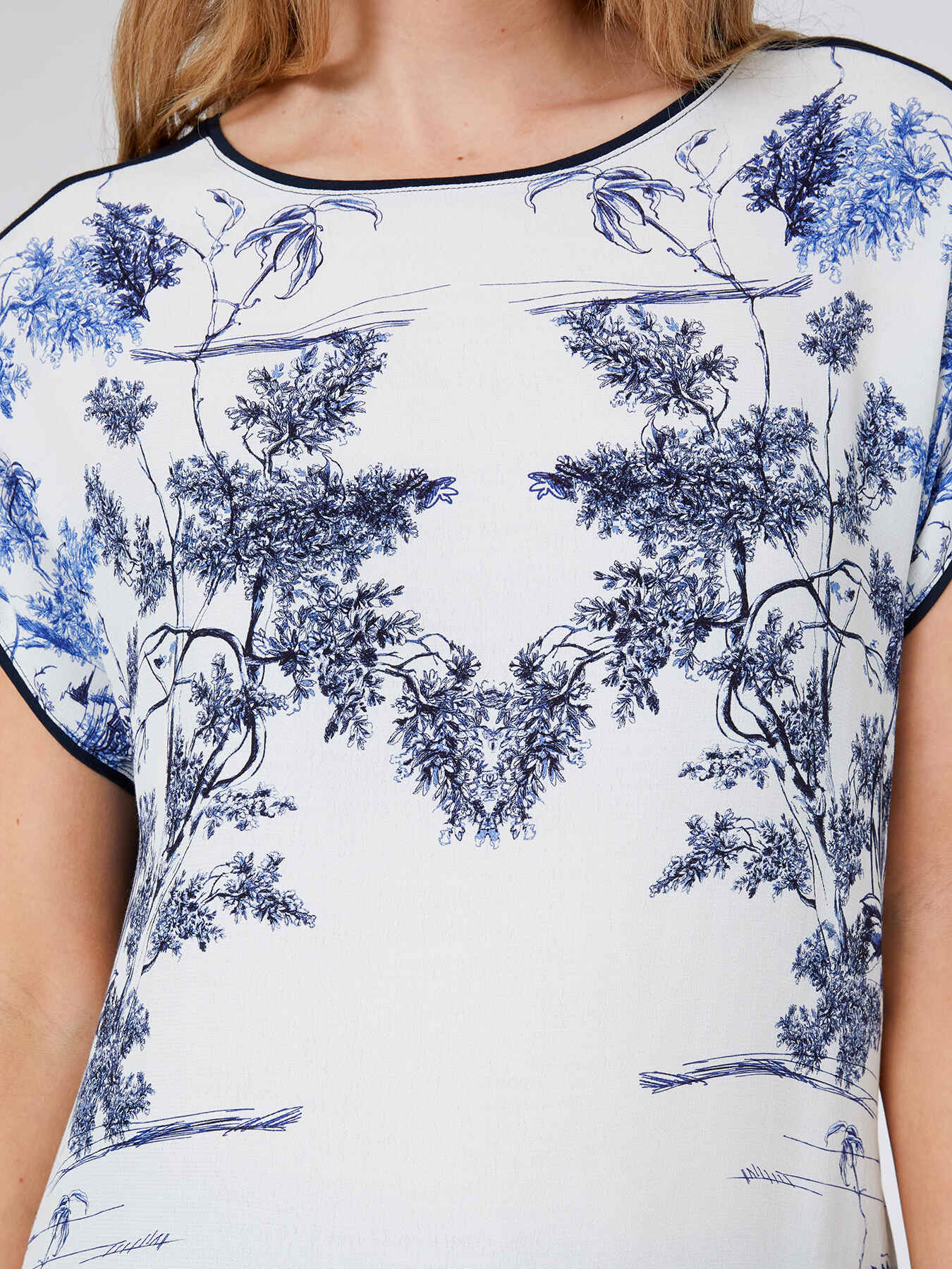 T-shirt en deux tissus image number 4