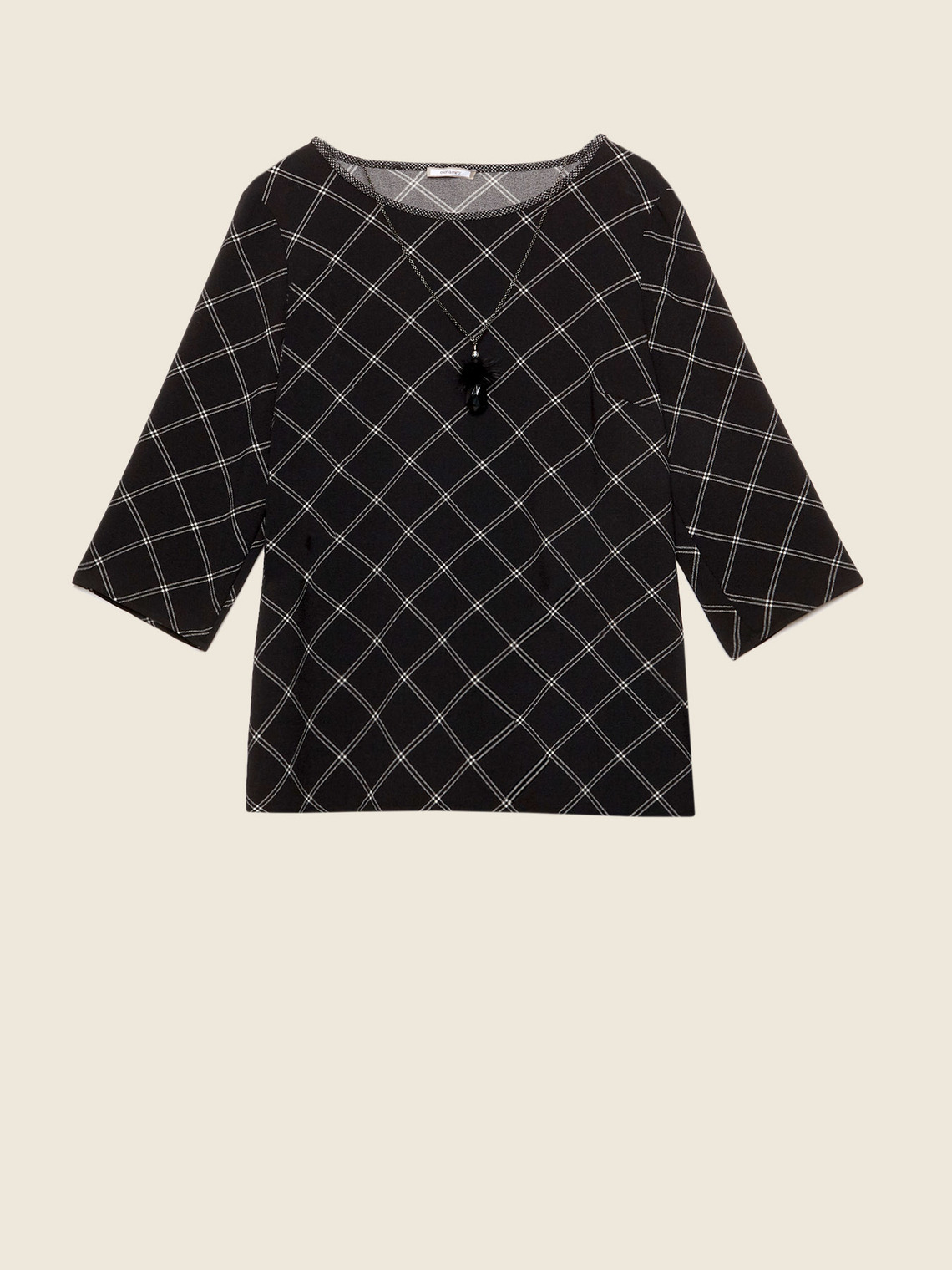 Elenamiro: Chequered blouse with necklace_8
