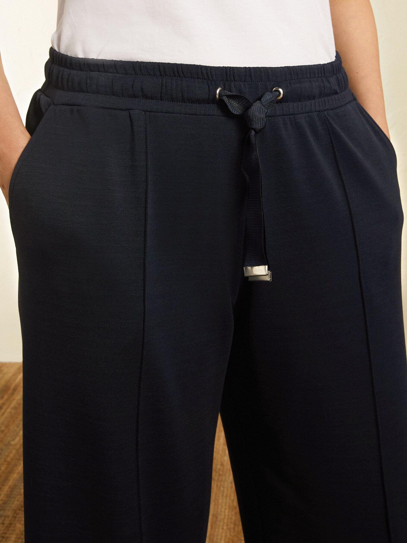 Pantaloni joggers cropped in felpa image number 2