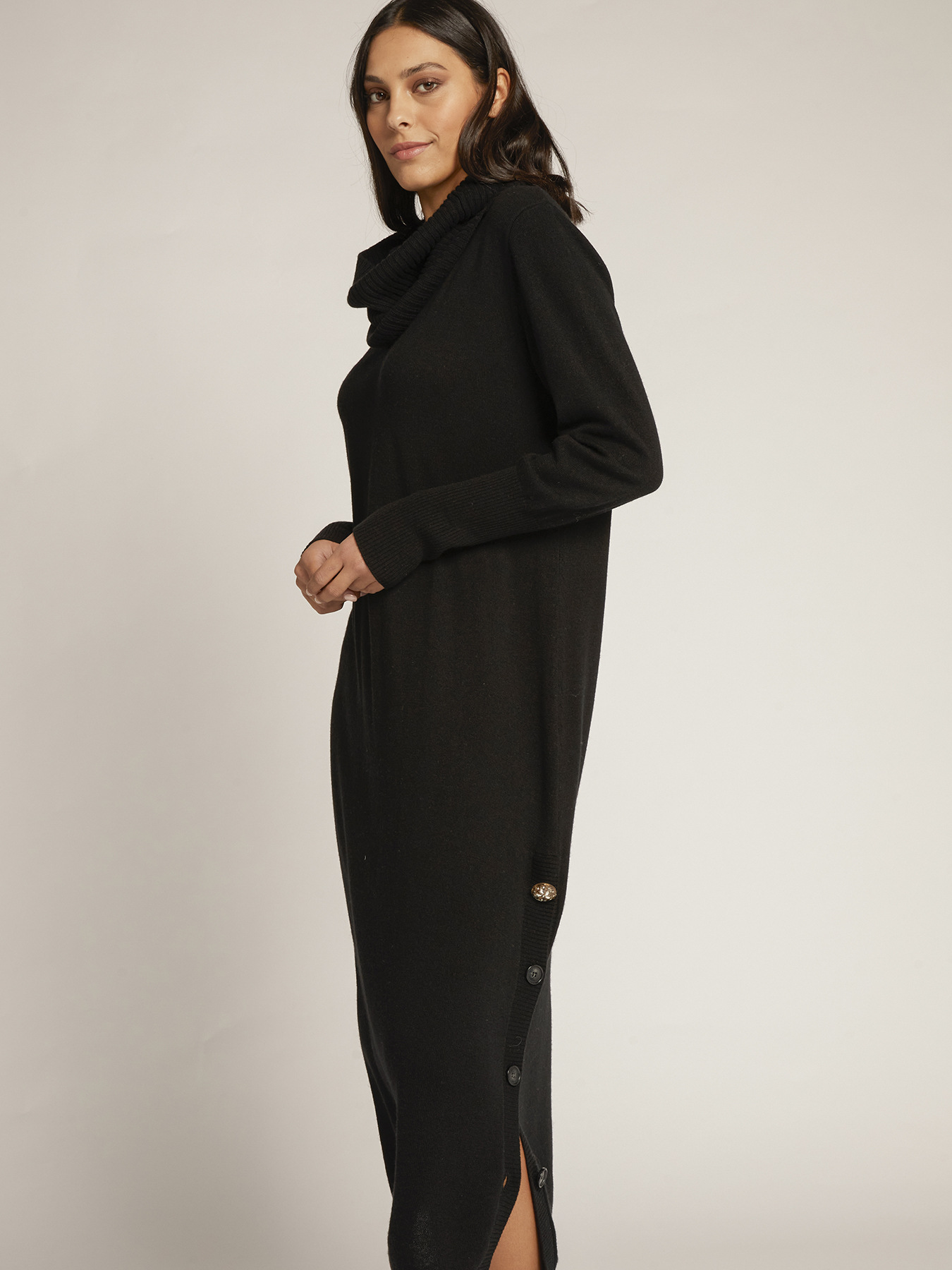 Abito in tricot con bottoni laterali image number 2