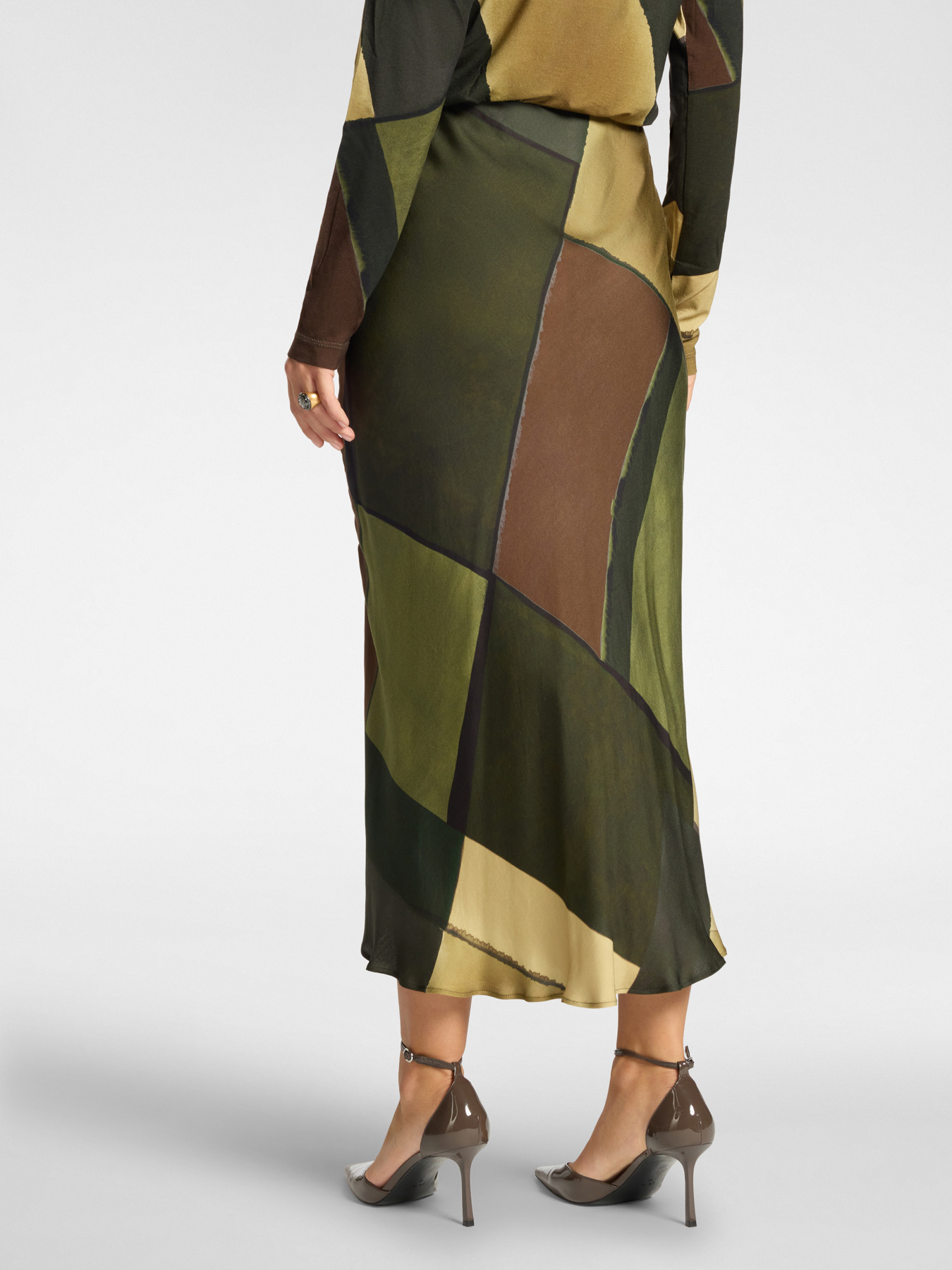 Flared skirt in printed satin image number 1