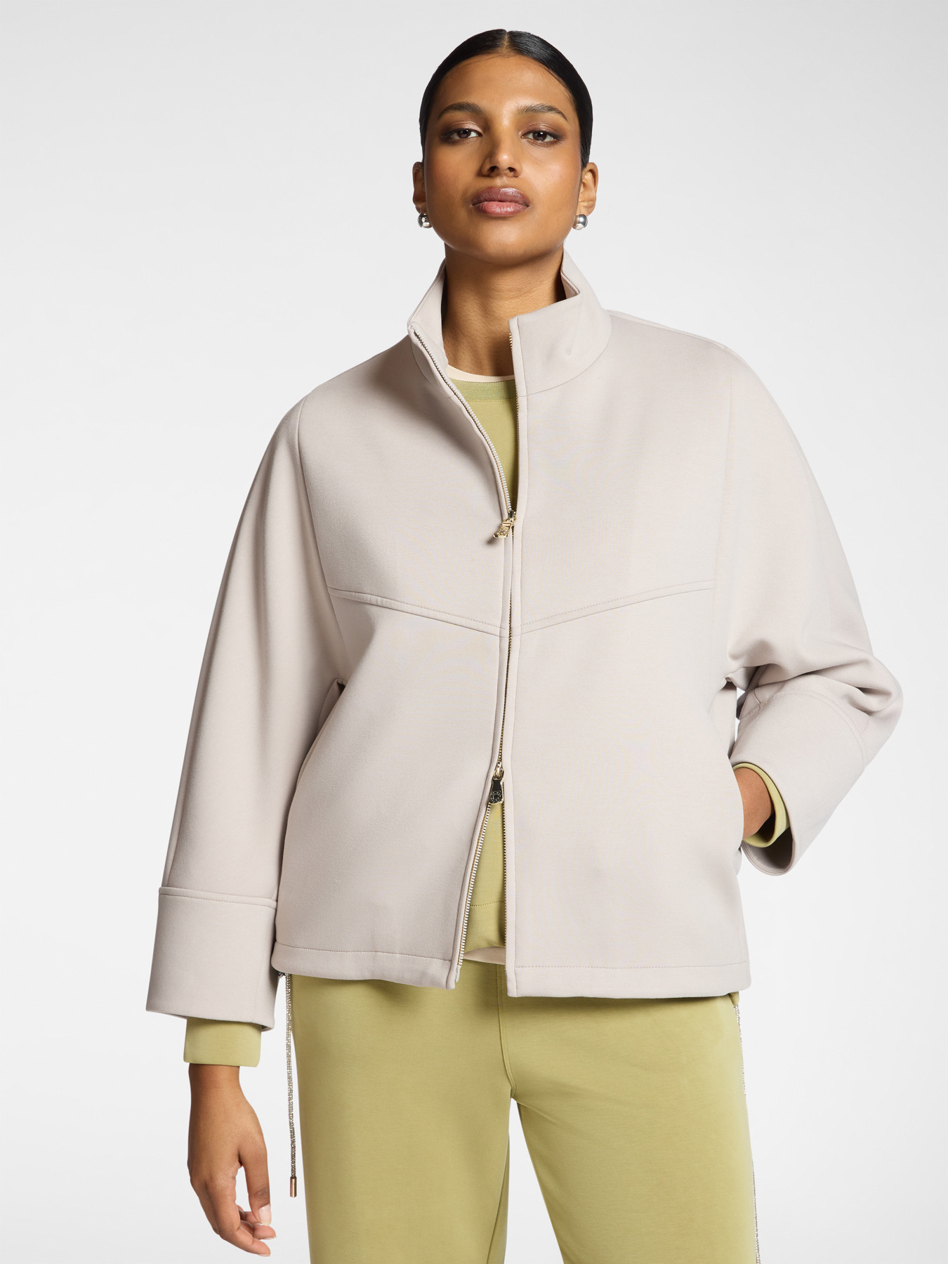 Jacke mit hohem Kragen und Rei&szlig;verschluss image number 0