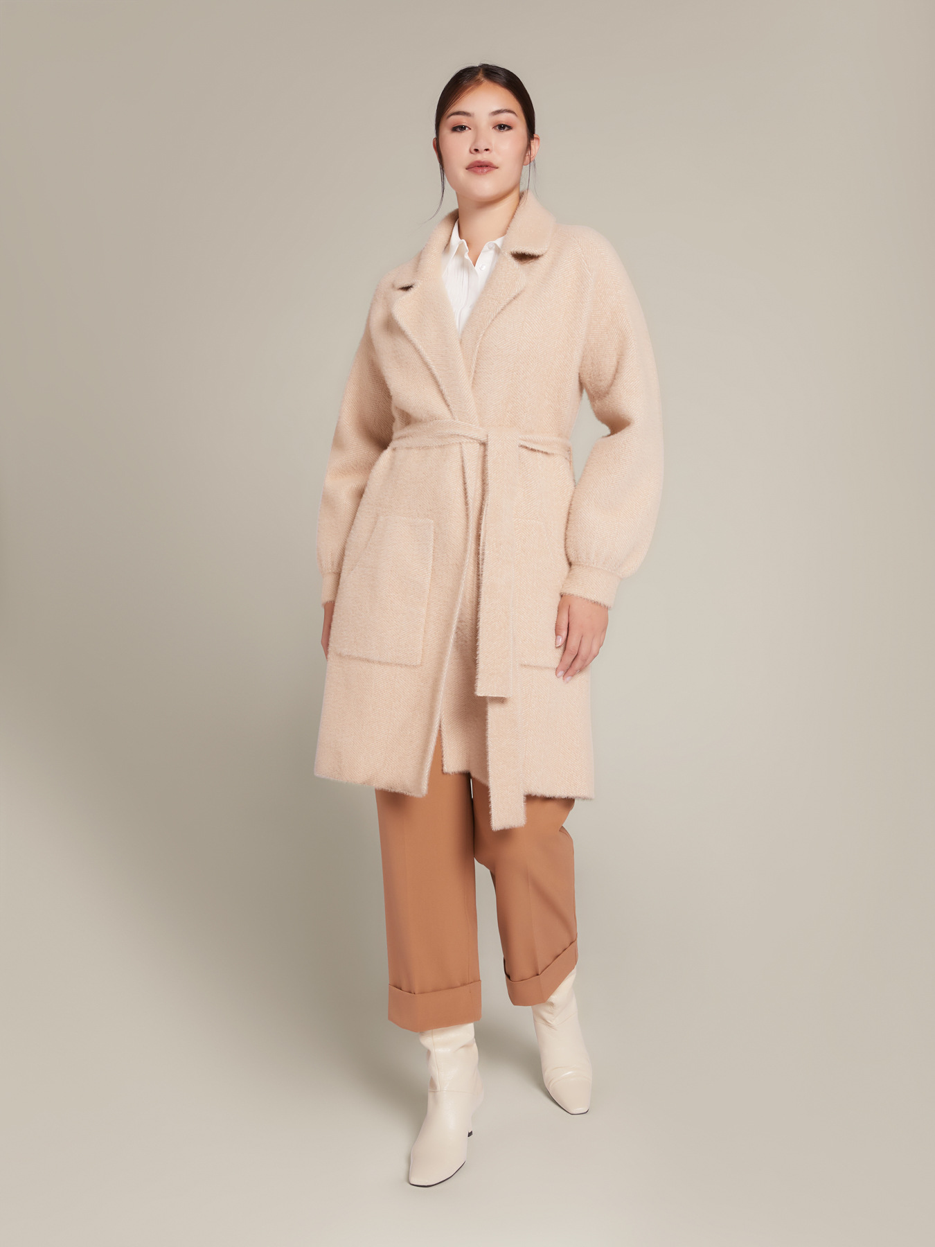 Sobretudo de malha com cinto image number 2