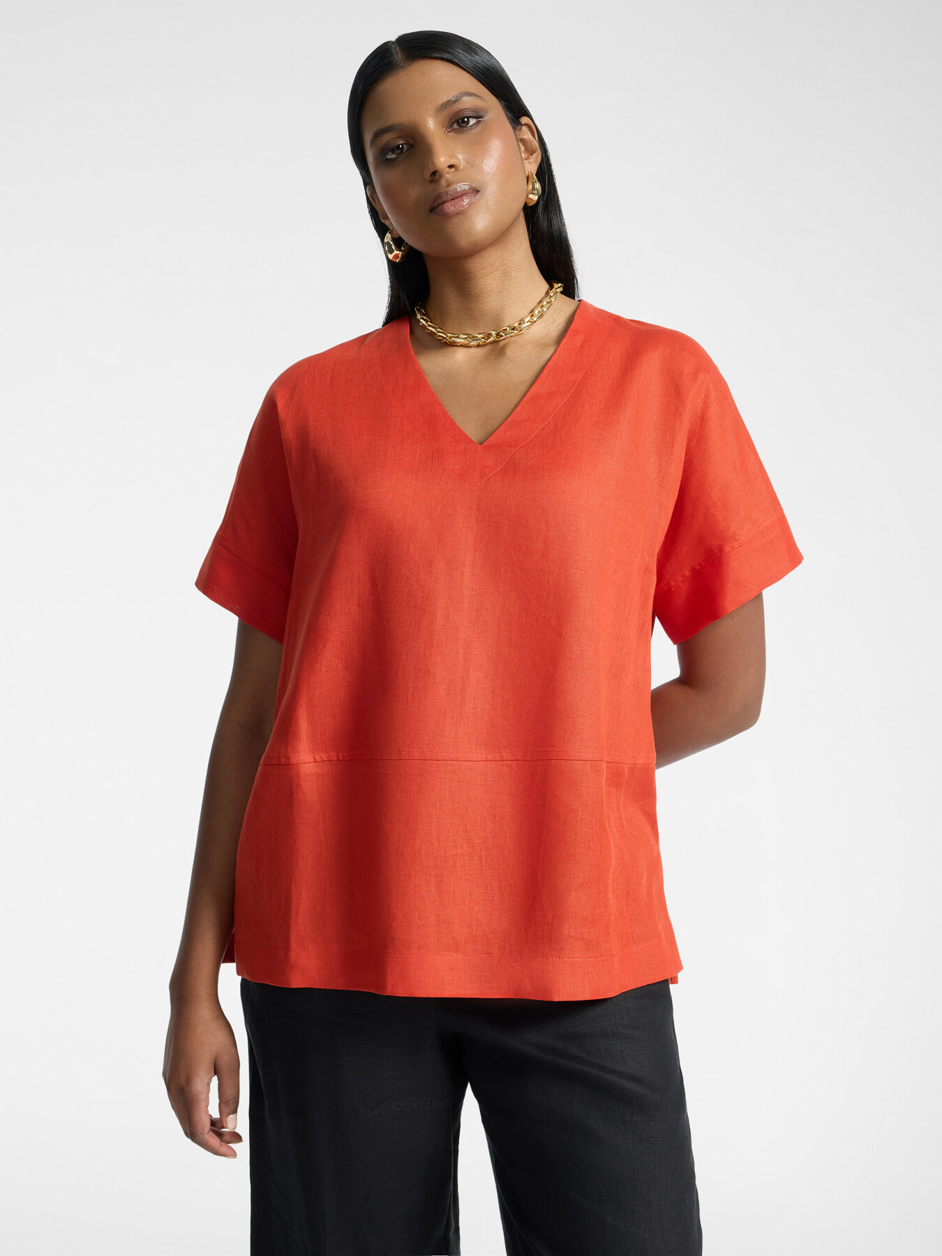 Linen and cotton V-neck T-shirt image number 0
