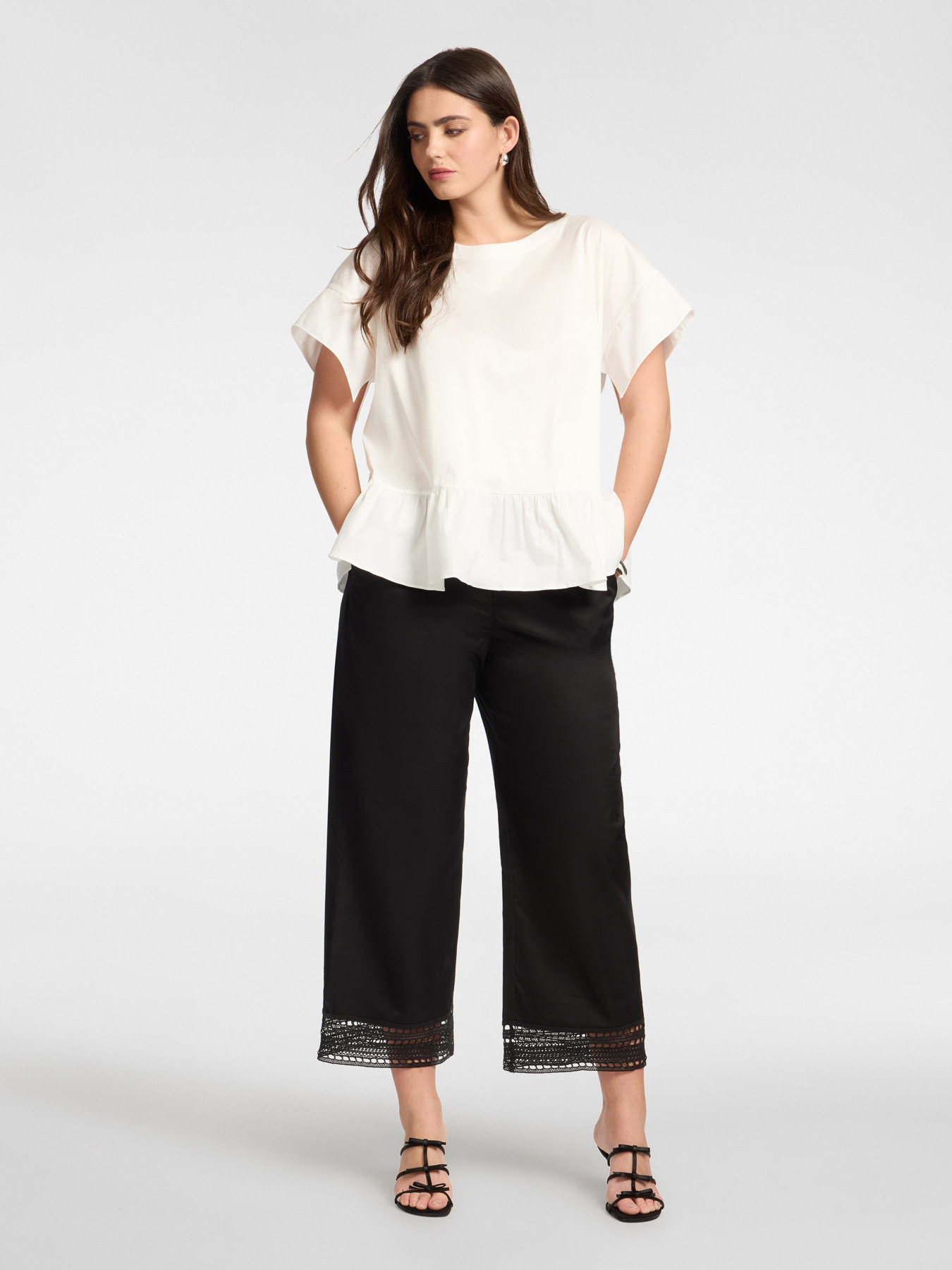 T-shirt avec volant au bas image number 2