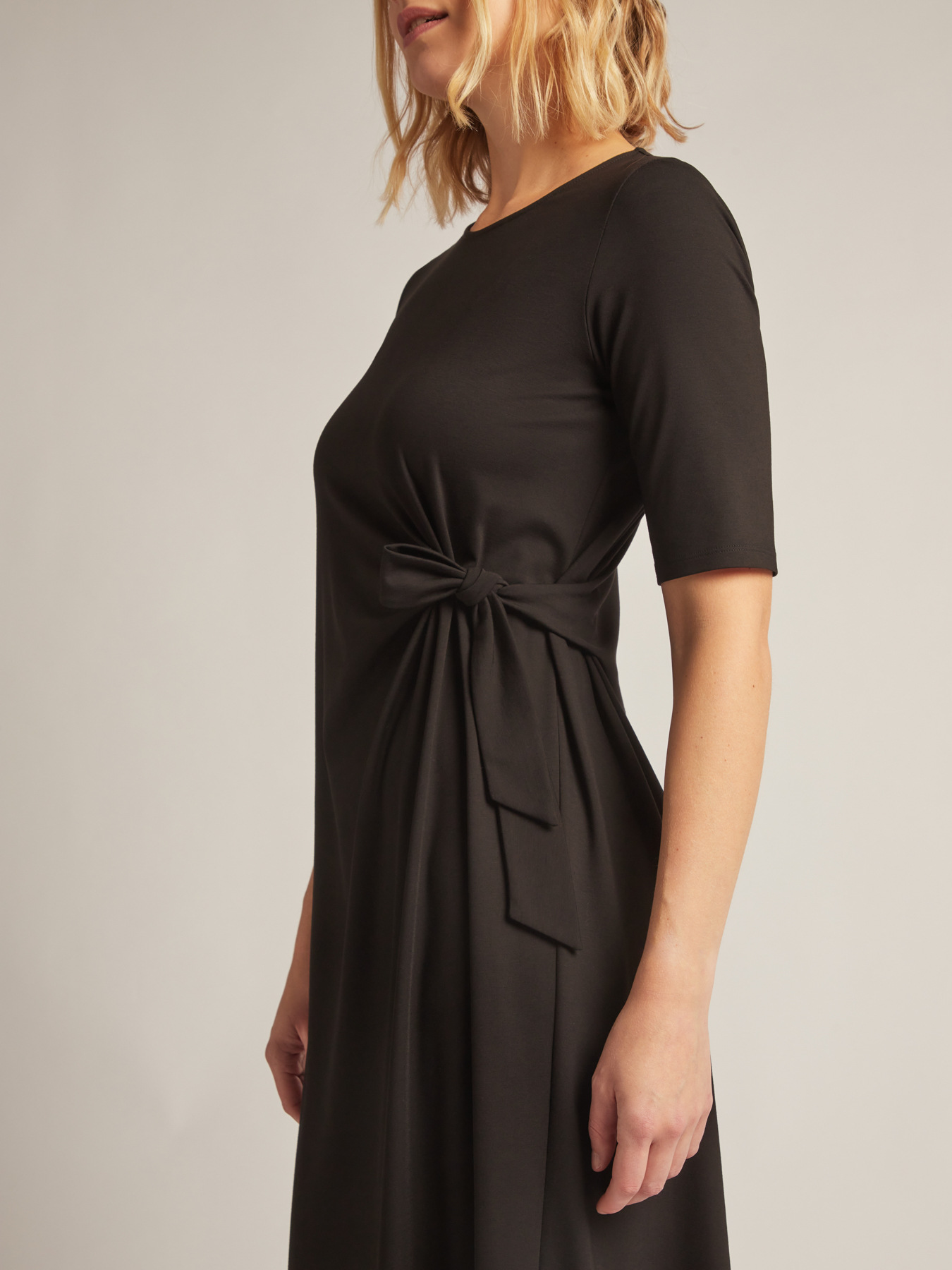 Dress with knot image number 3