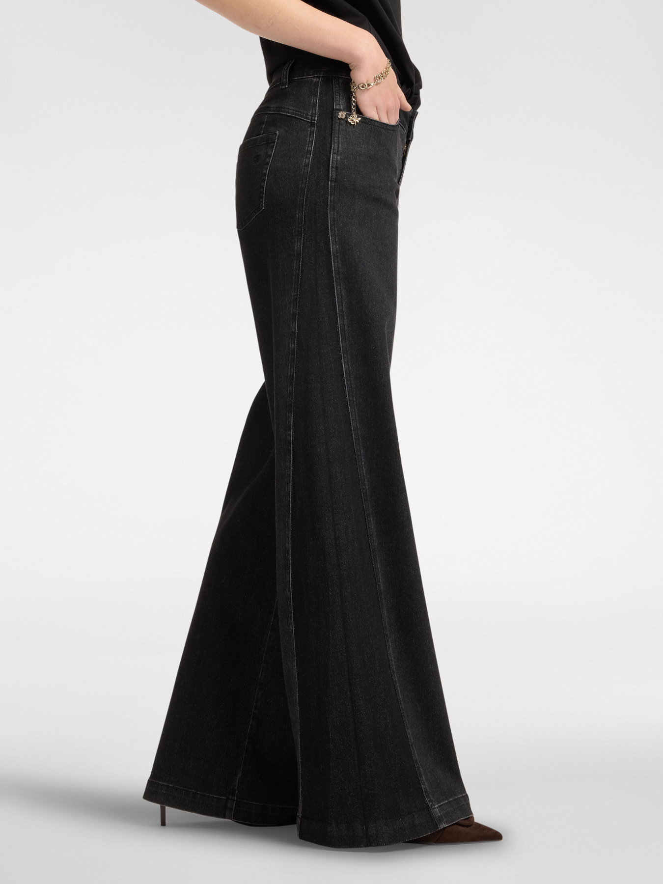 Jeans flare con inserti laterali image number 3