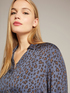 Camisa de raso estampado image number 2