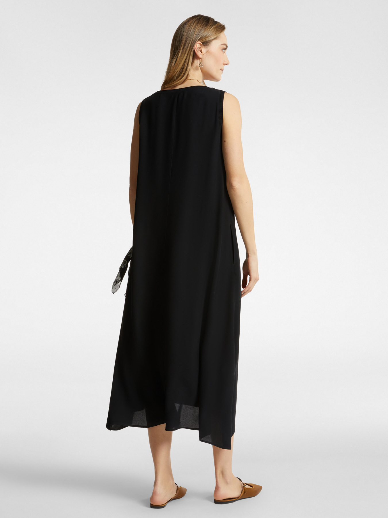 Robe longue &agrave; bords c&ocirc;tel&eacute;s image number 1