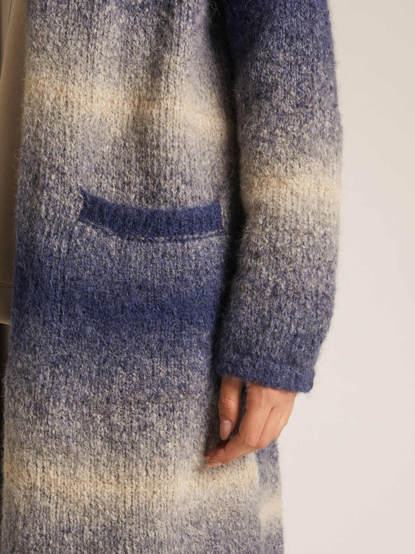 Ombre effect knit coat image number 3