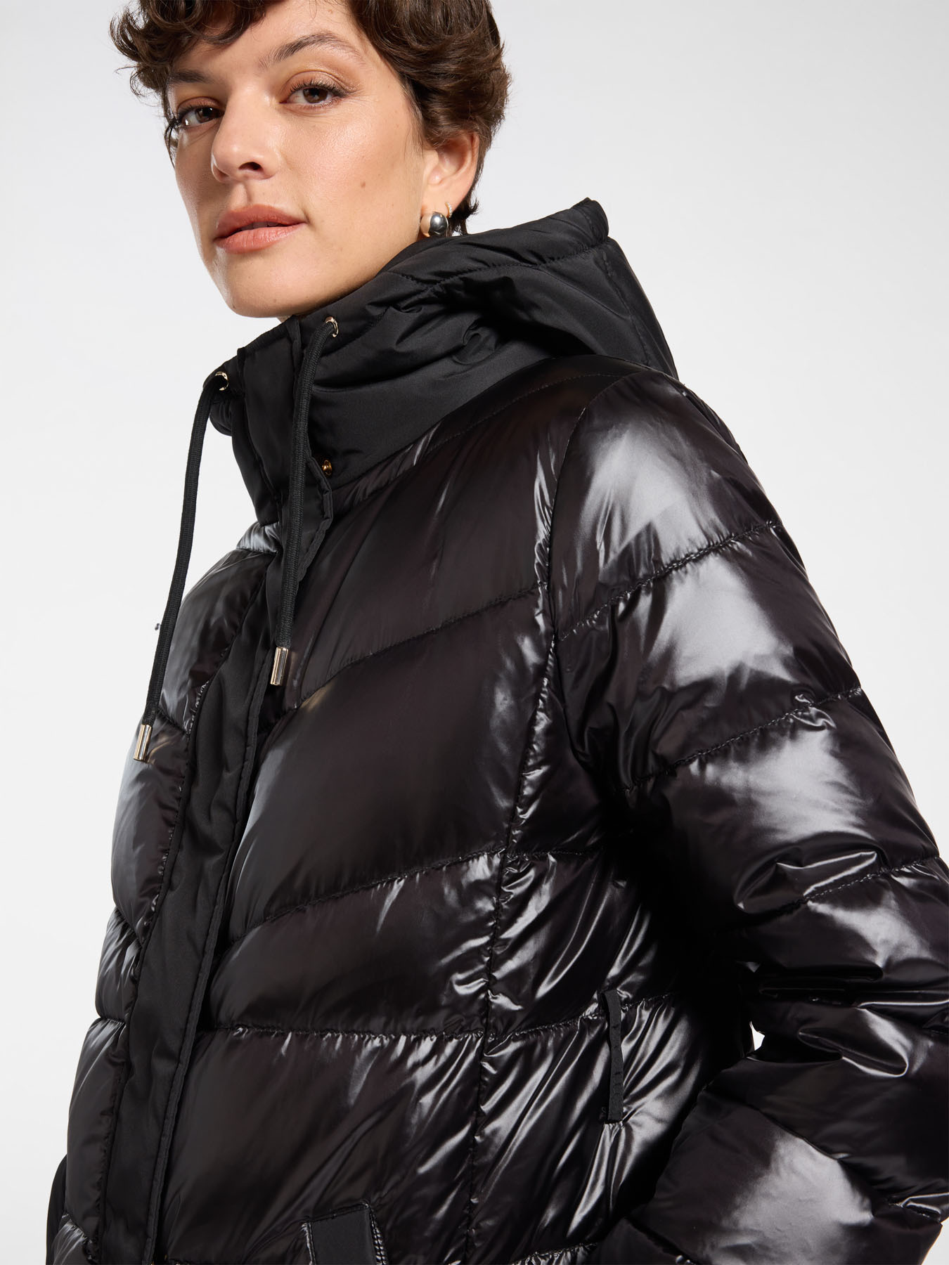 Gesteppte Daunenjacke mit Kapuze image number 3