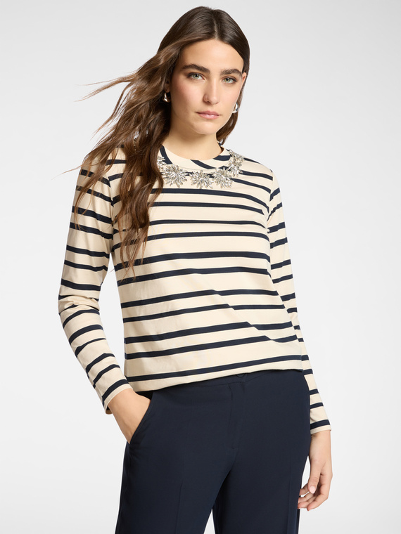 Striped t-shirt with floral embroidery