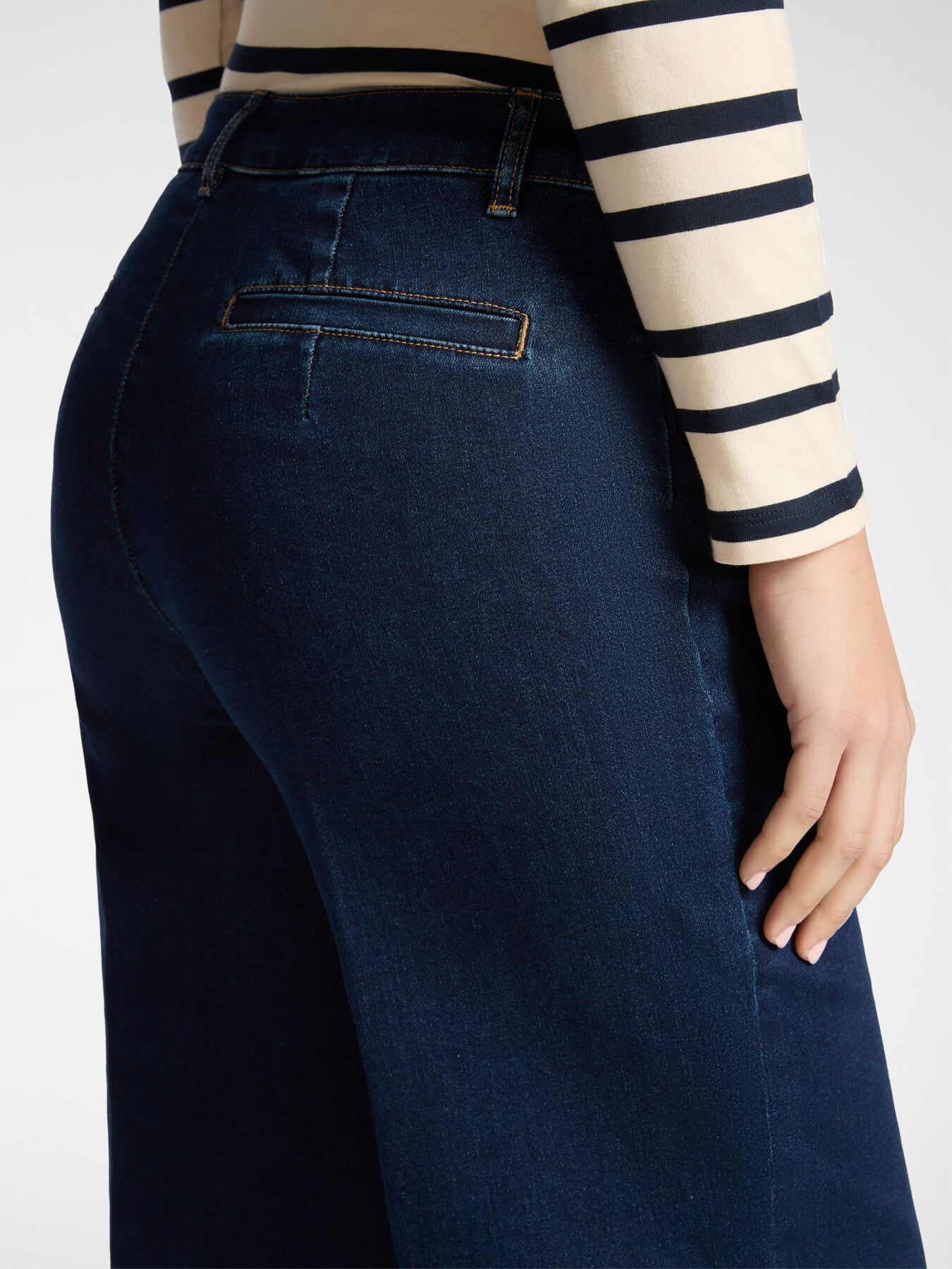 Cropped wide leg jeans image number 3