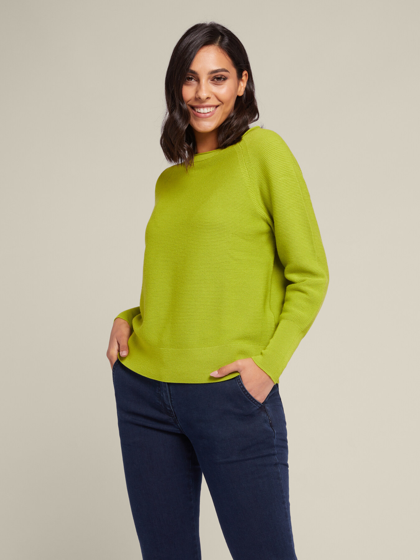 Camiseta con cuello redondo image number 2