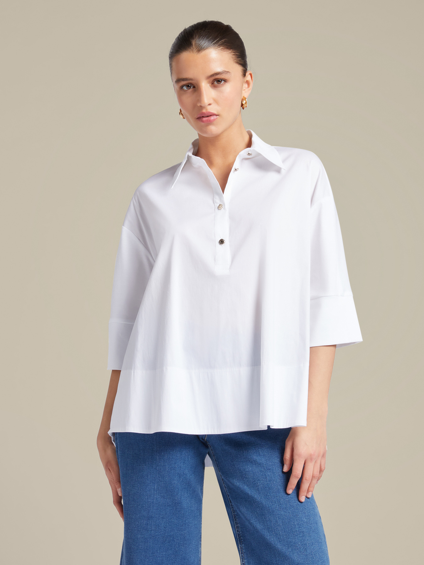 T-shirt with collar and buttons image number 0