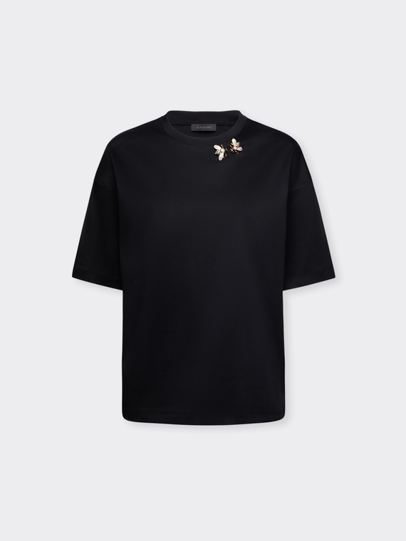 T-shirt with applications