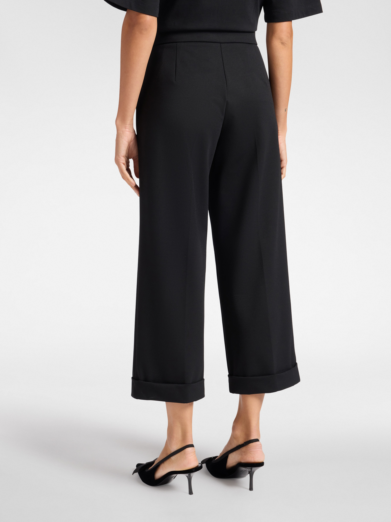 Pantaloni chinos con risvolto al fondo image number 1