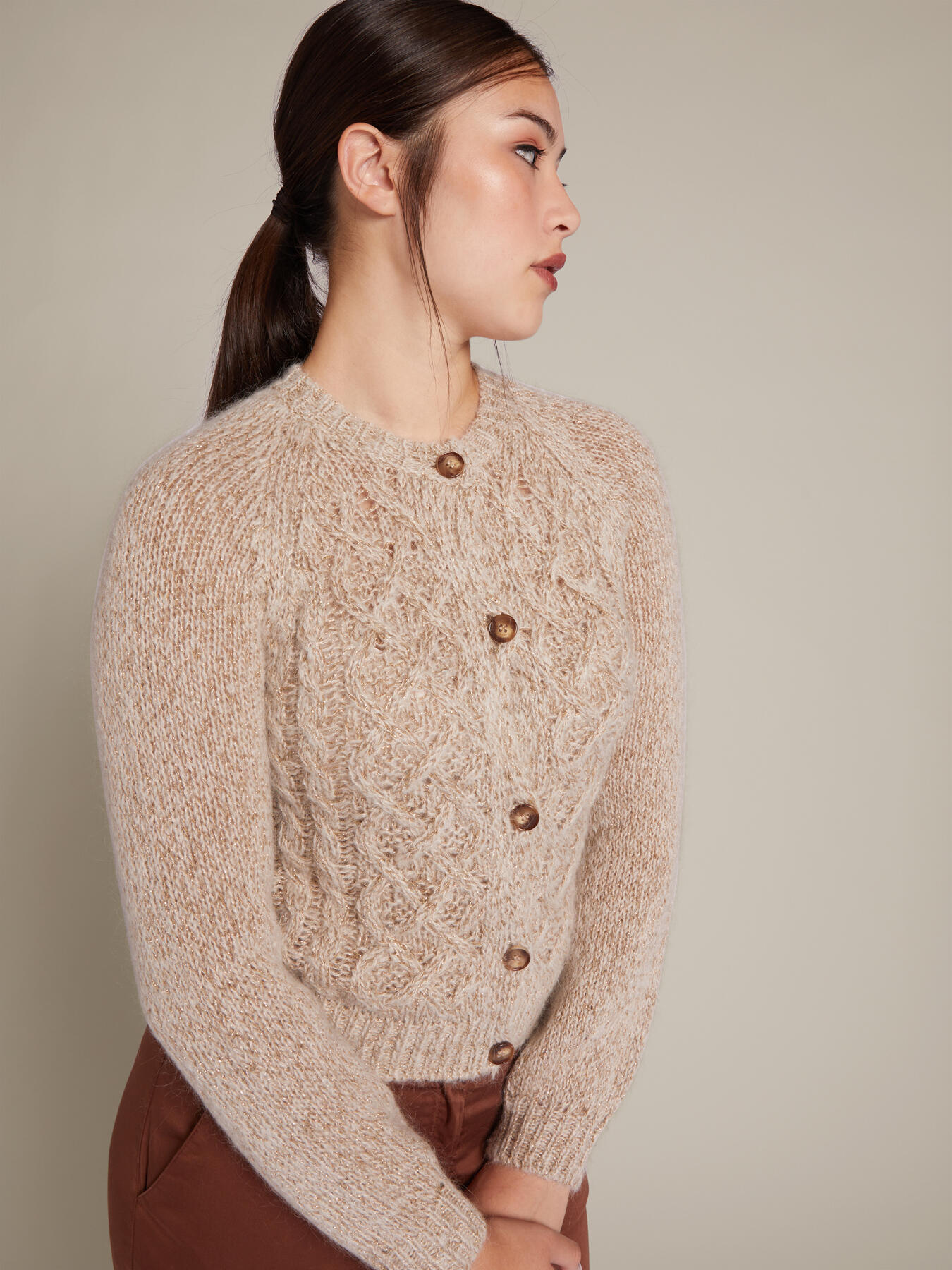 Cardig&atilde; curto com tran&ccedil;as image number 0